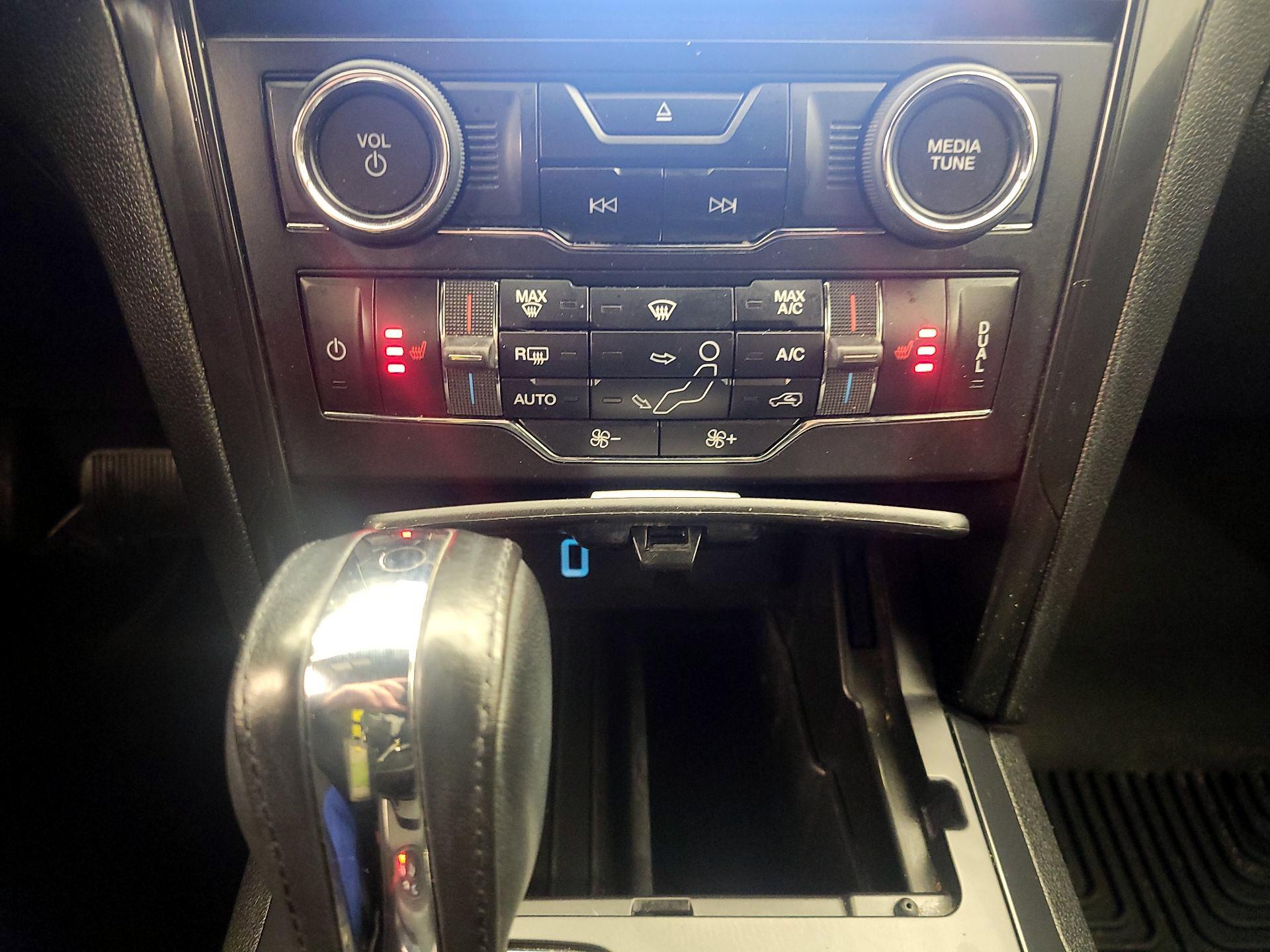 Thumbnail: 2018 Ford Explorer - 17