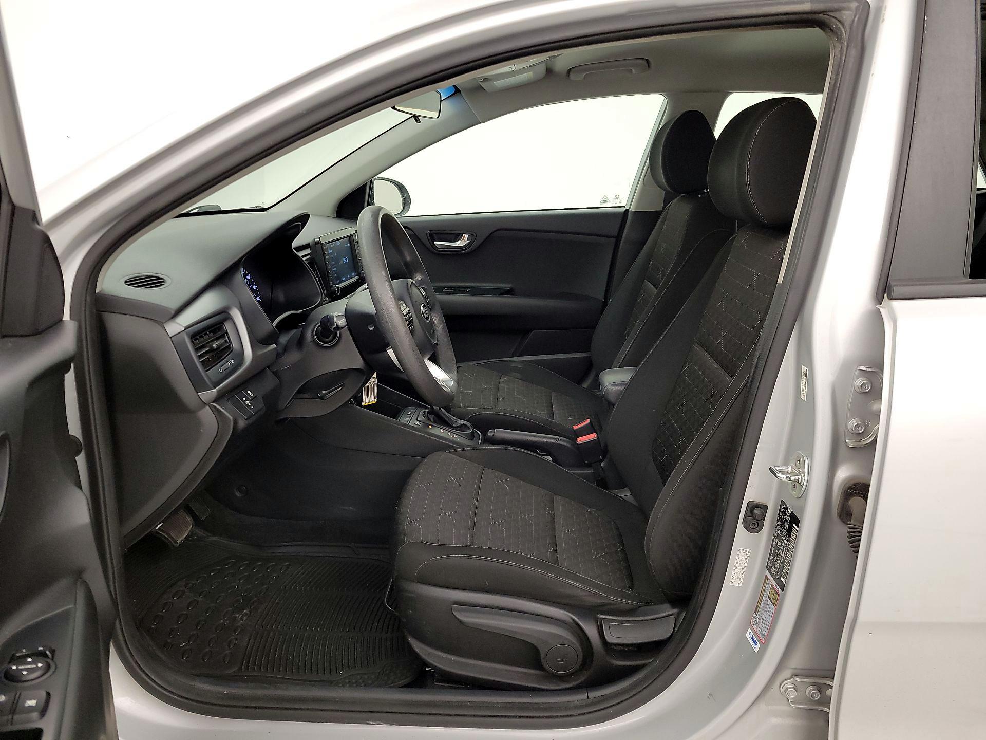 Thumbnail: 2019 Kia Rio - 11