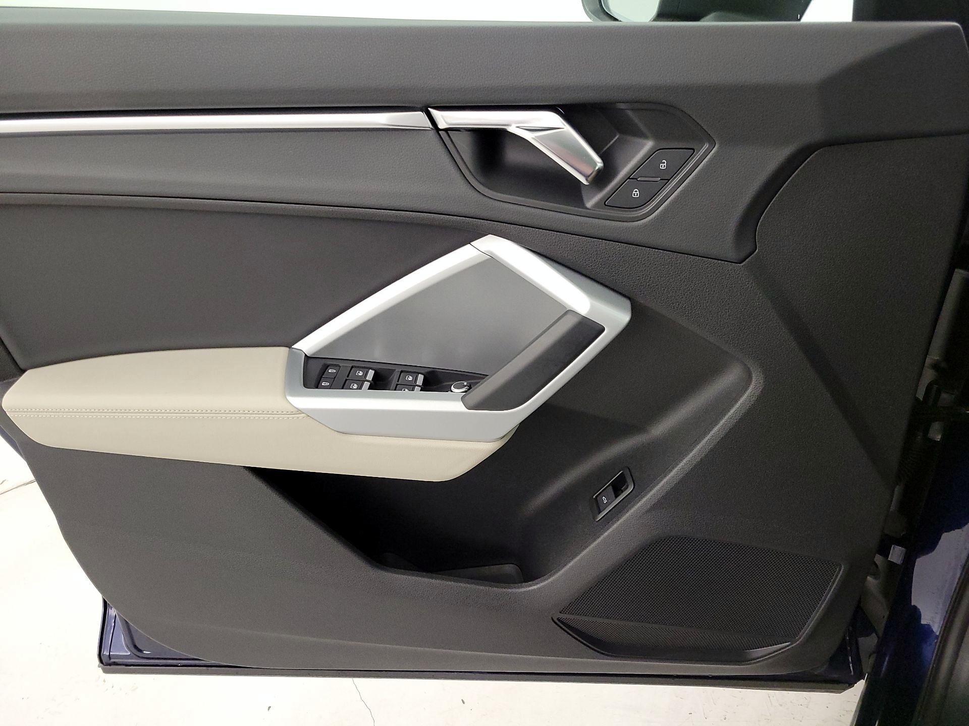 Thumbnail: 2021 Audi Q3 - 12