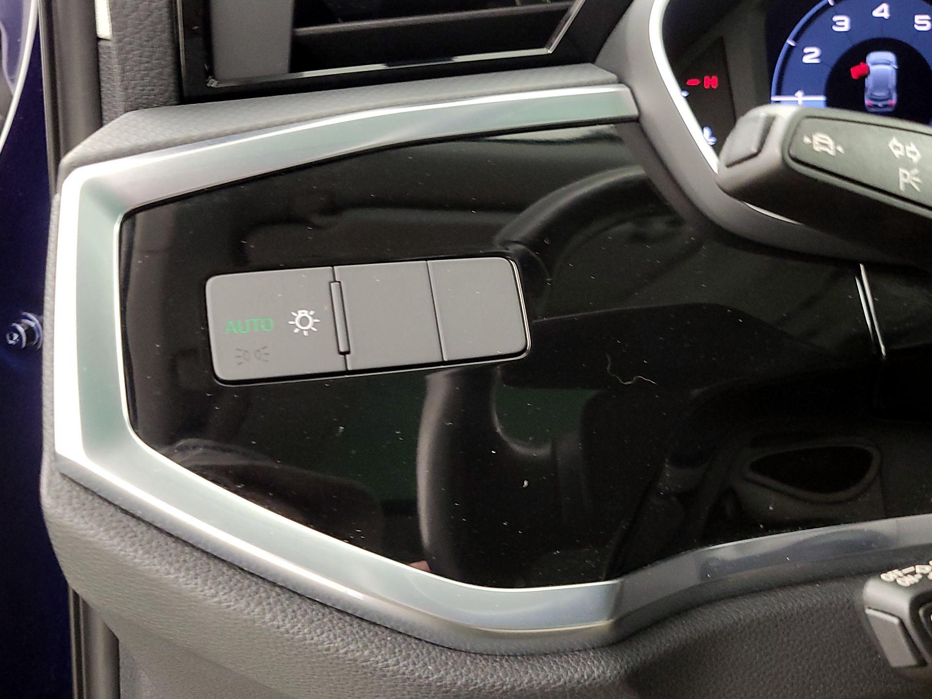 Thumbnail: 2021 Audi Q3 - 13