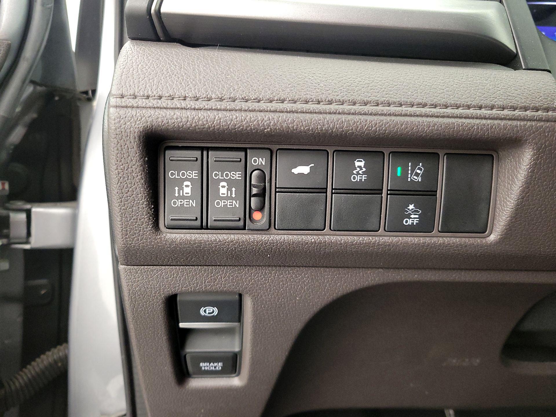 Thumbnail: 2018 Honda Odyssey - 11