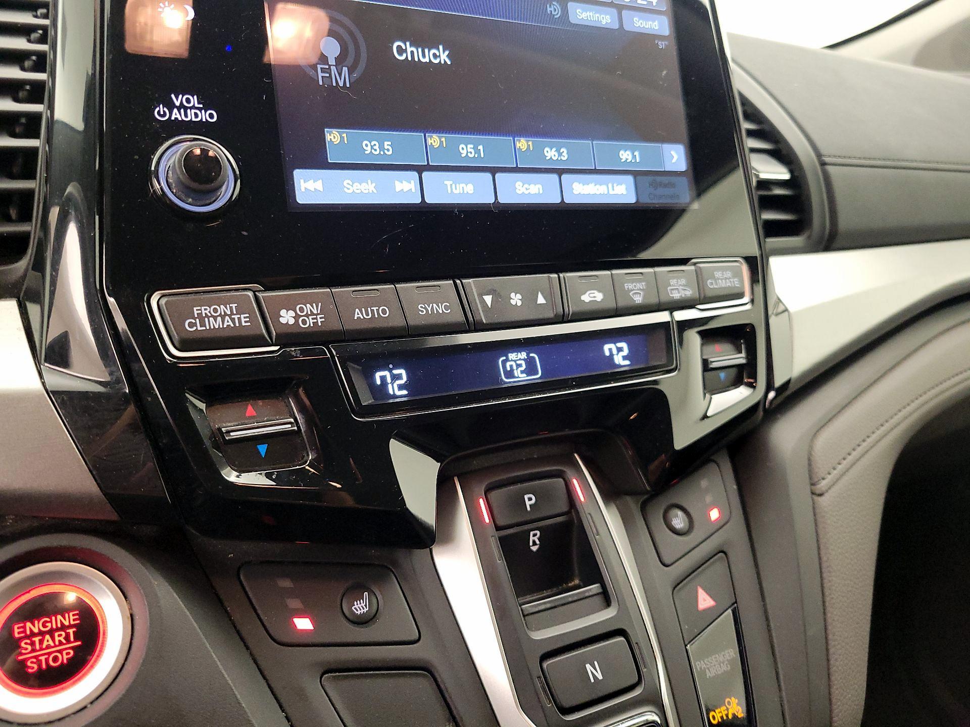 Thumbnail: 2018 Honda Odyssey - 14