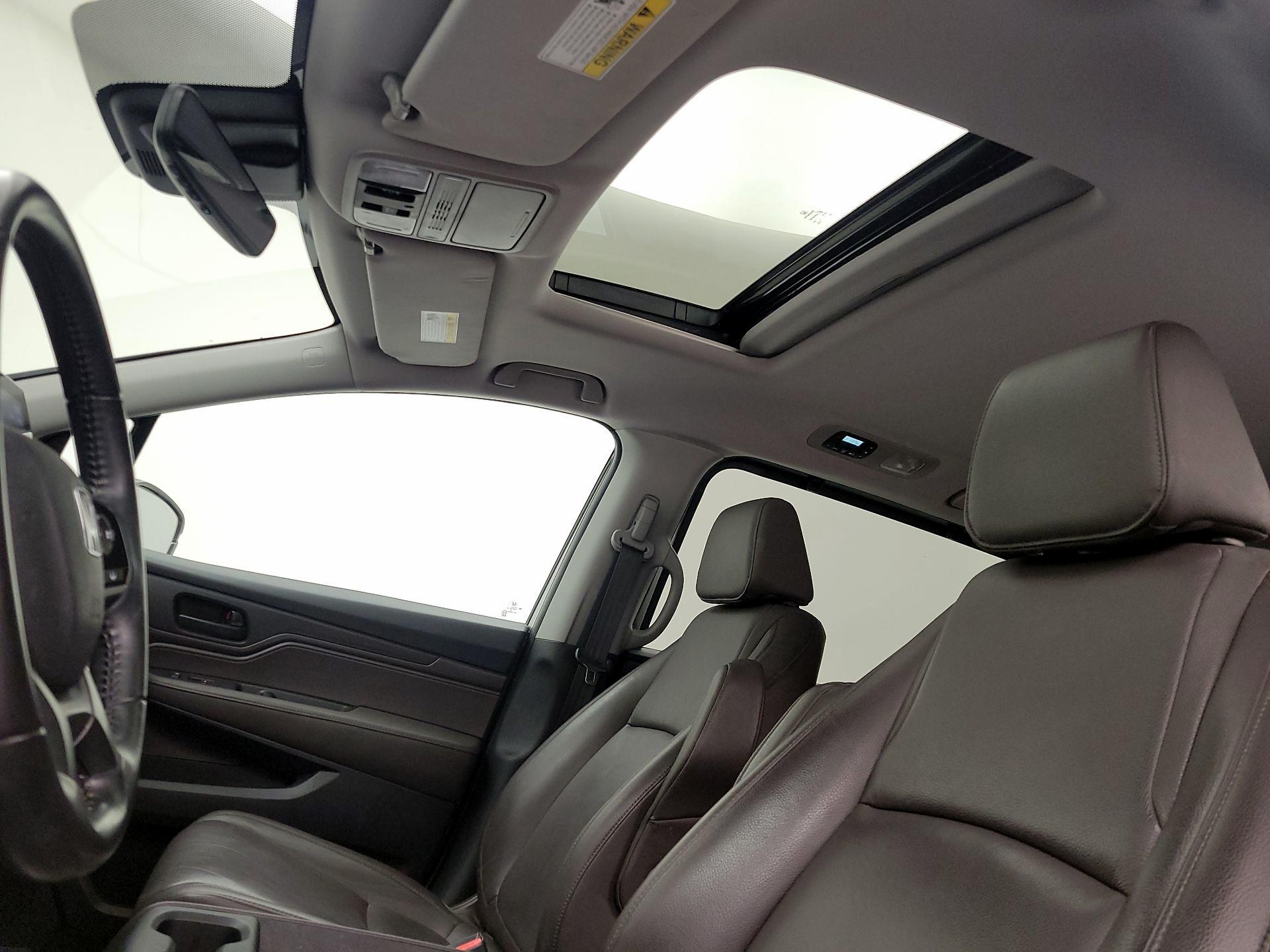 Thumbnail: 2018 Honda Odyssey - 16