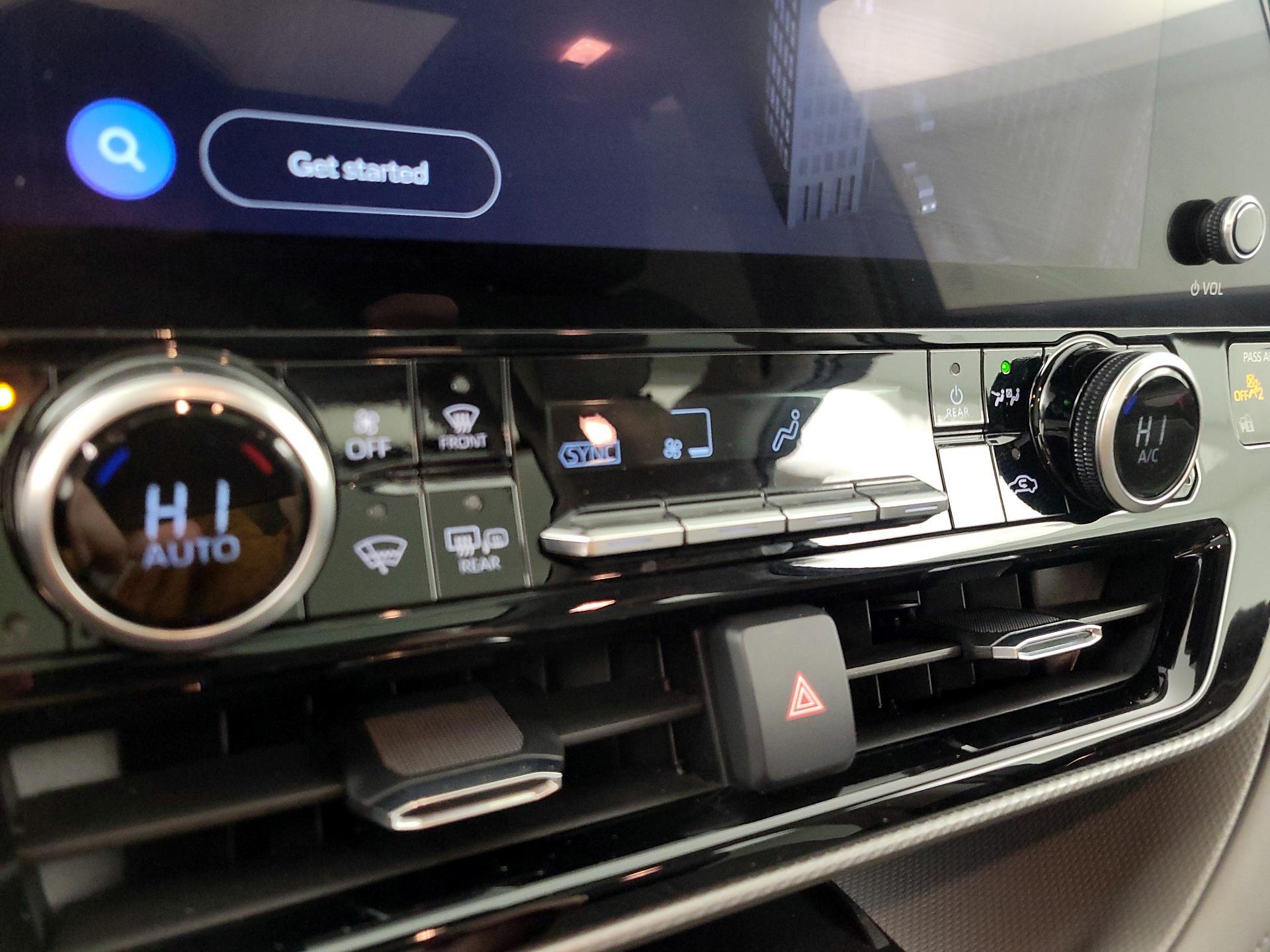 Thumbnail: 2023 Toyota Highlander - 16