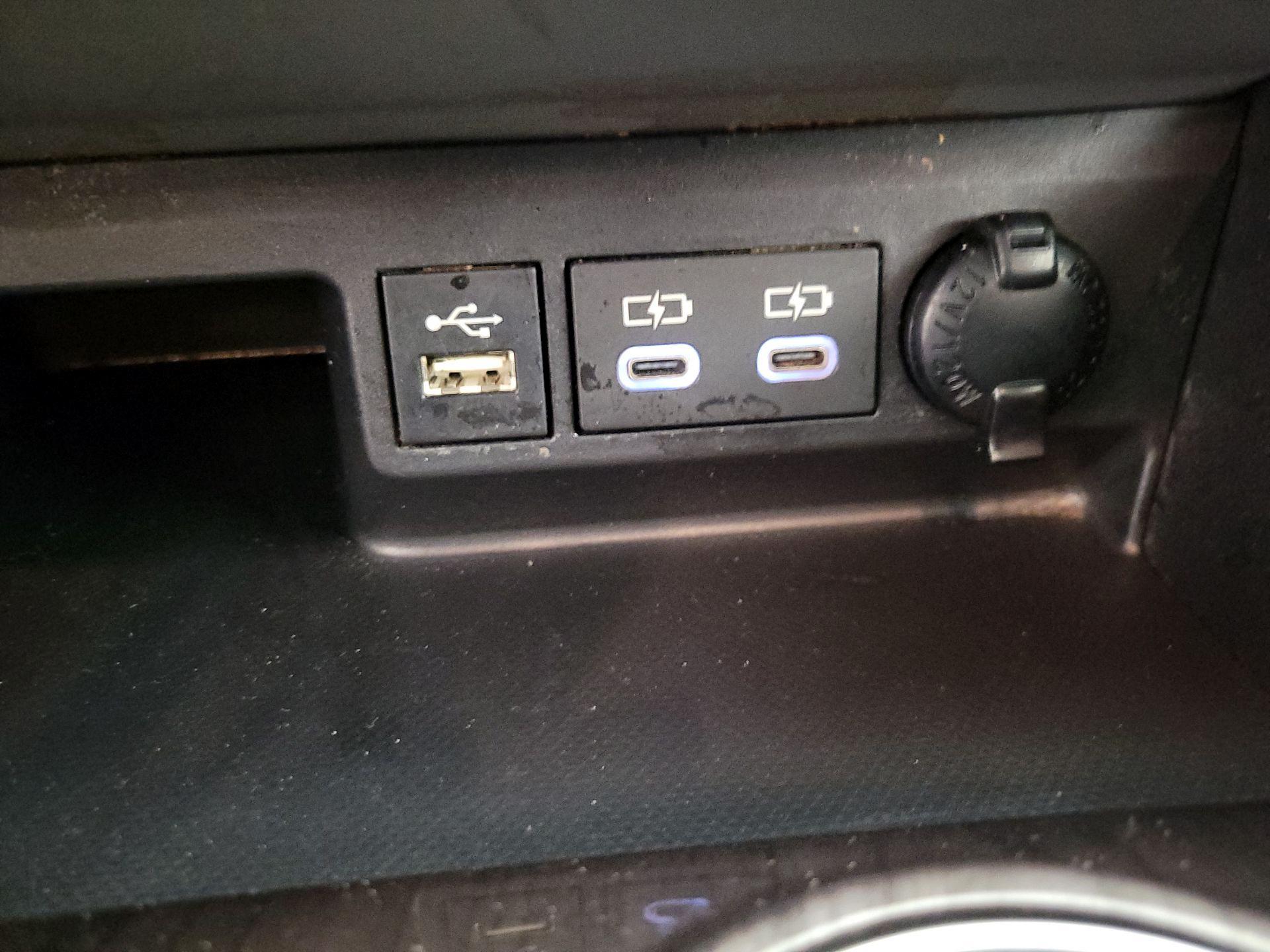 Thumbnail: 2023 Toyota Highlander - 18