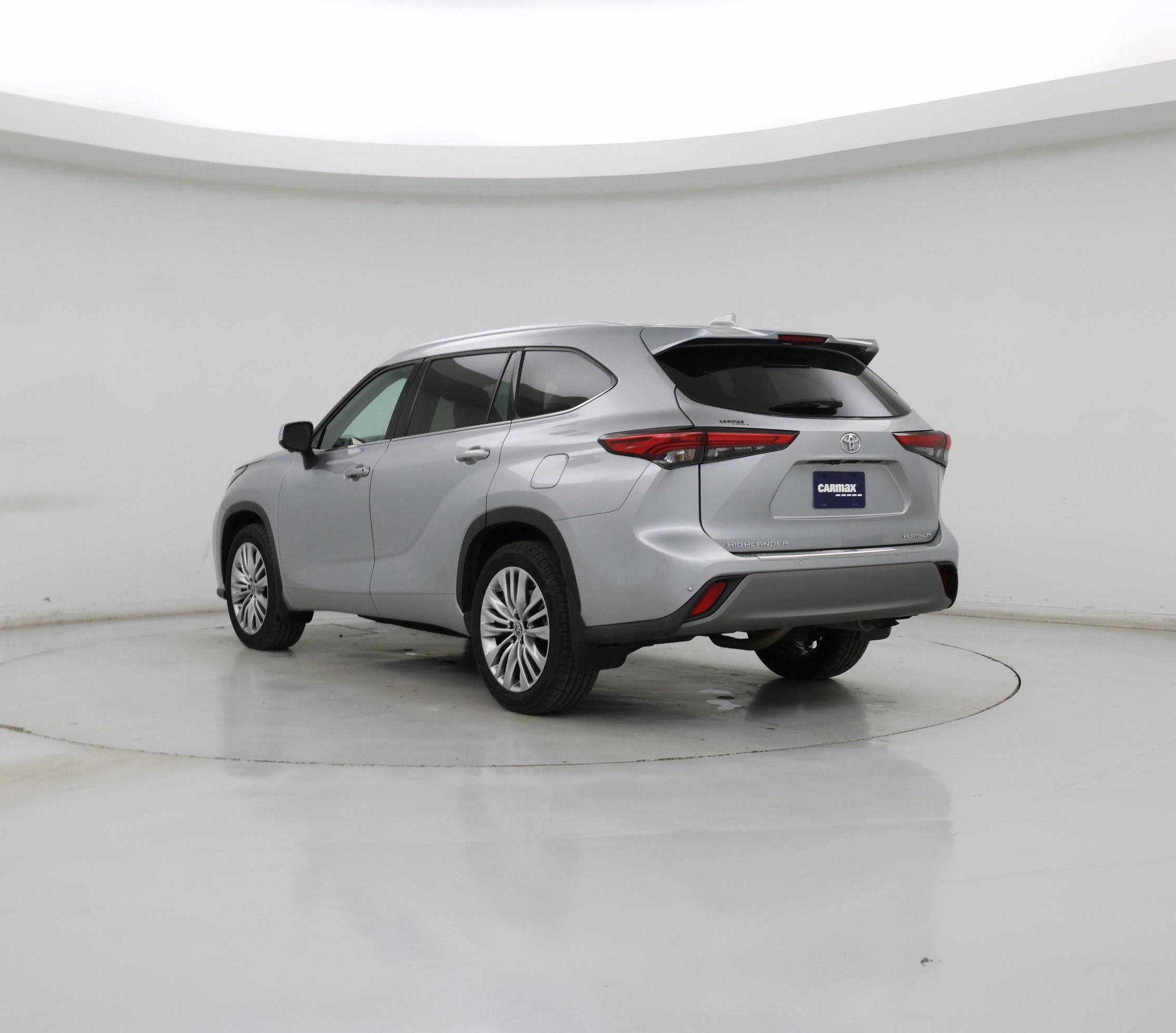 Thumbnail: 2023 Toyota Highlander - 2