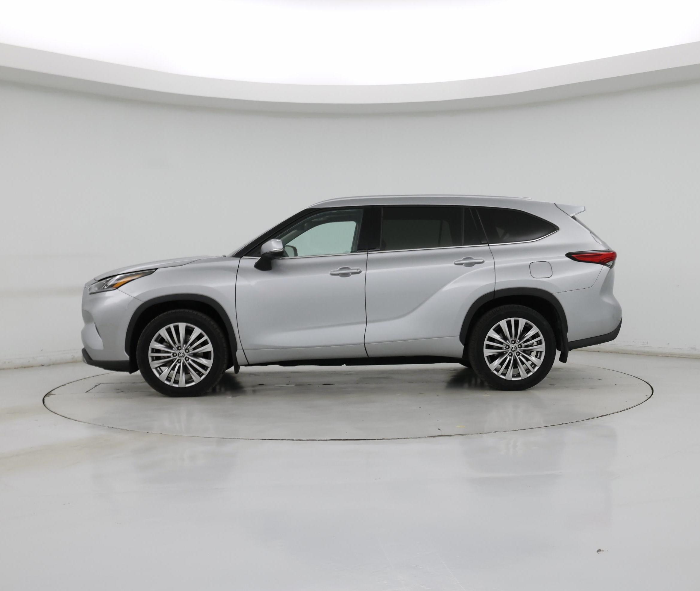 Thumbnail: 2023 Toyota Highlander - 3