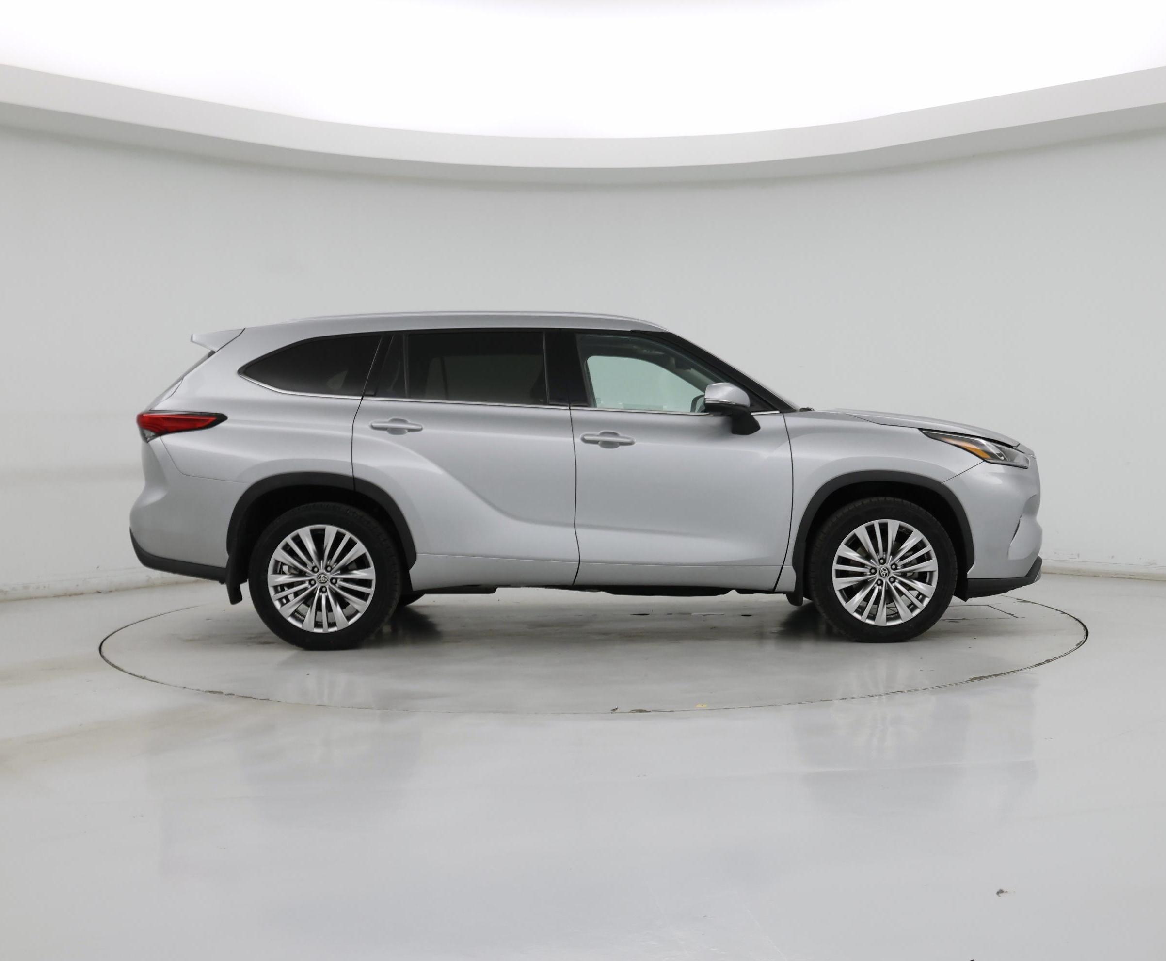 Thumbnail: 2023 Toyota Highlander - 7