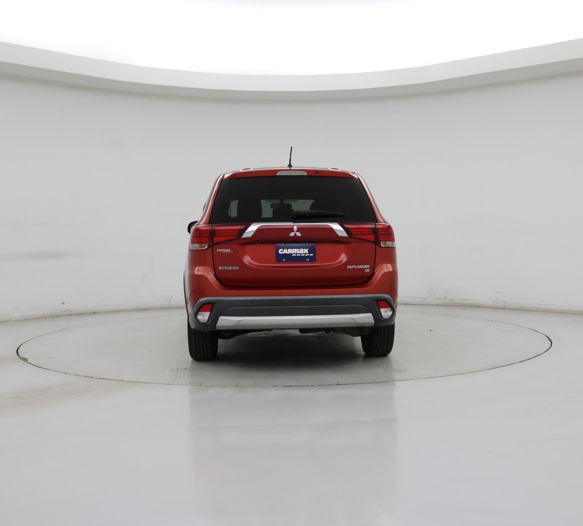 Thumbnail: 2016 Mitsubishi Outlander - 6