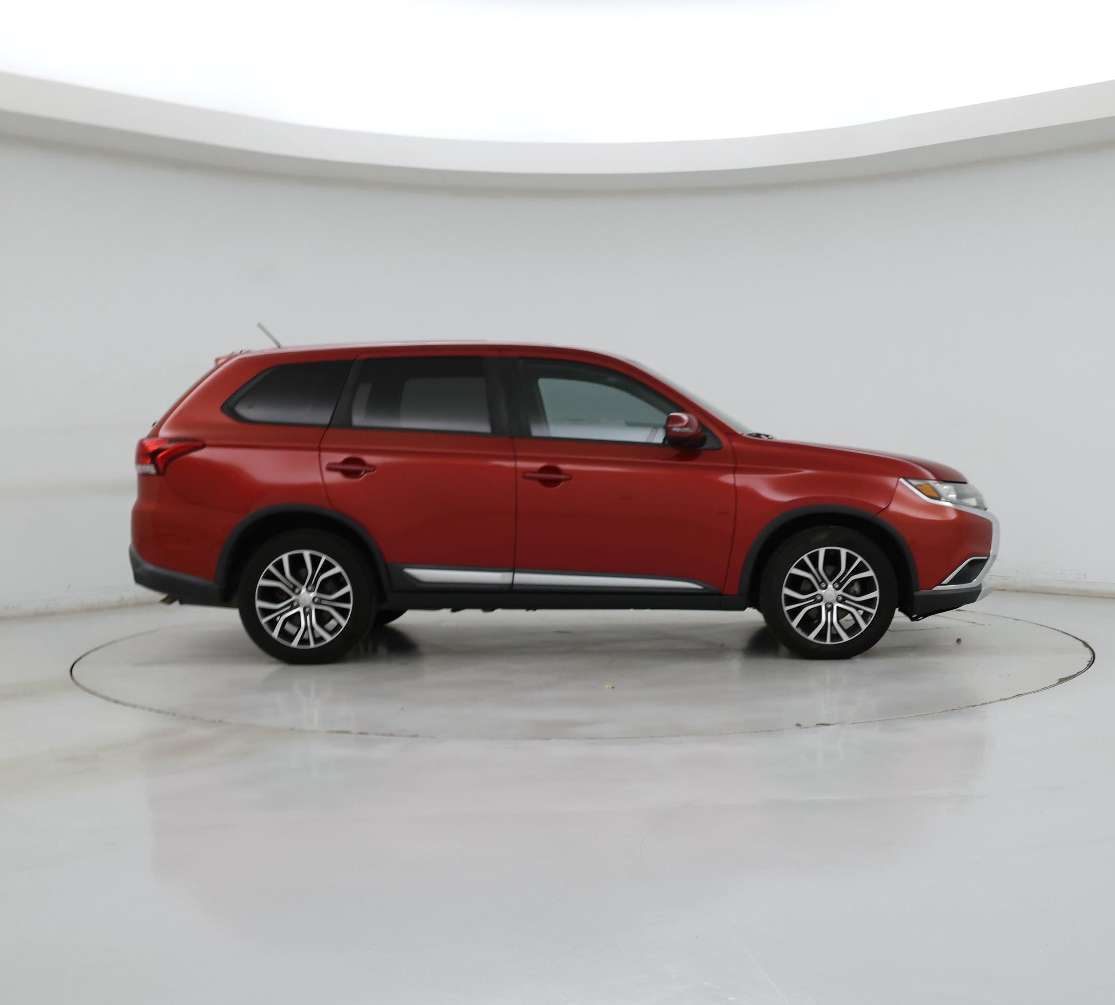 Thumbnail: 2016 Mitsubishi Outlander - 7