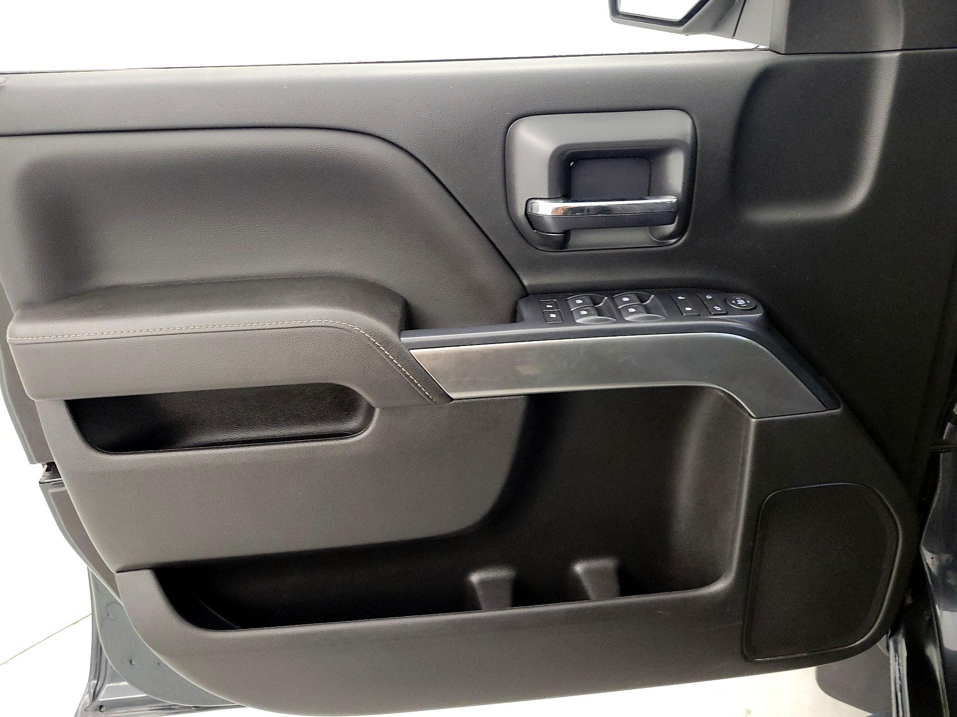 Thumbnail: 2018 Chevrolet Silverado 1500 - 12