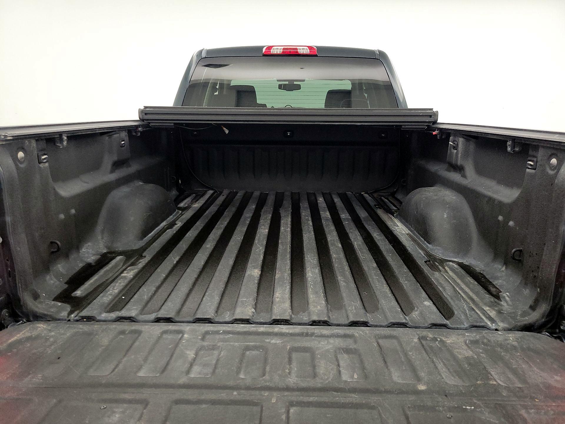 Thumbnail: 2018 Chevrolet Silverado 1500 - 19