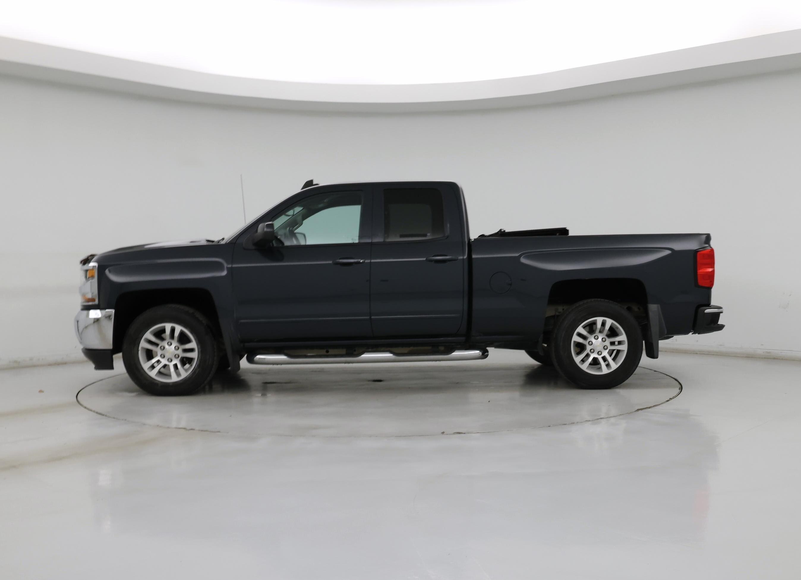 Thumbnail: 2018 Chevrolet Silverado 1500 - 3