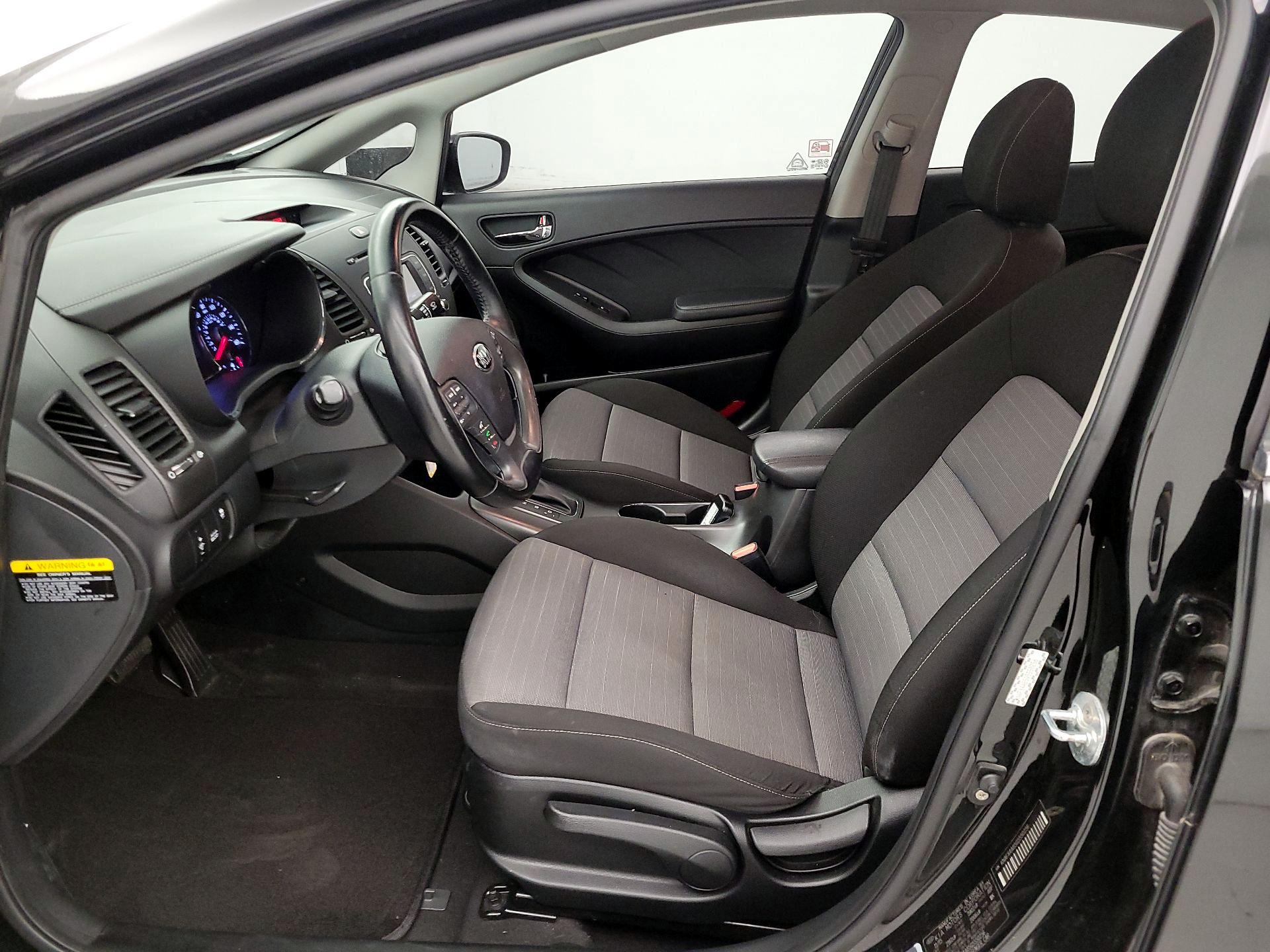 Thumbnail: 2016 Kia Forte - 11