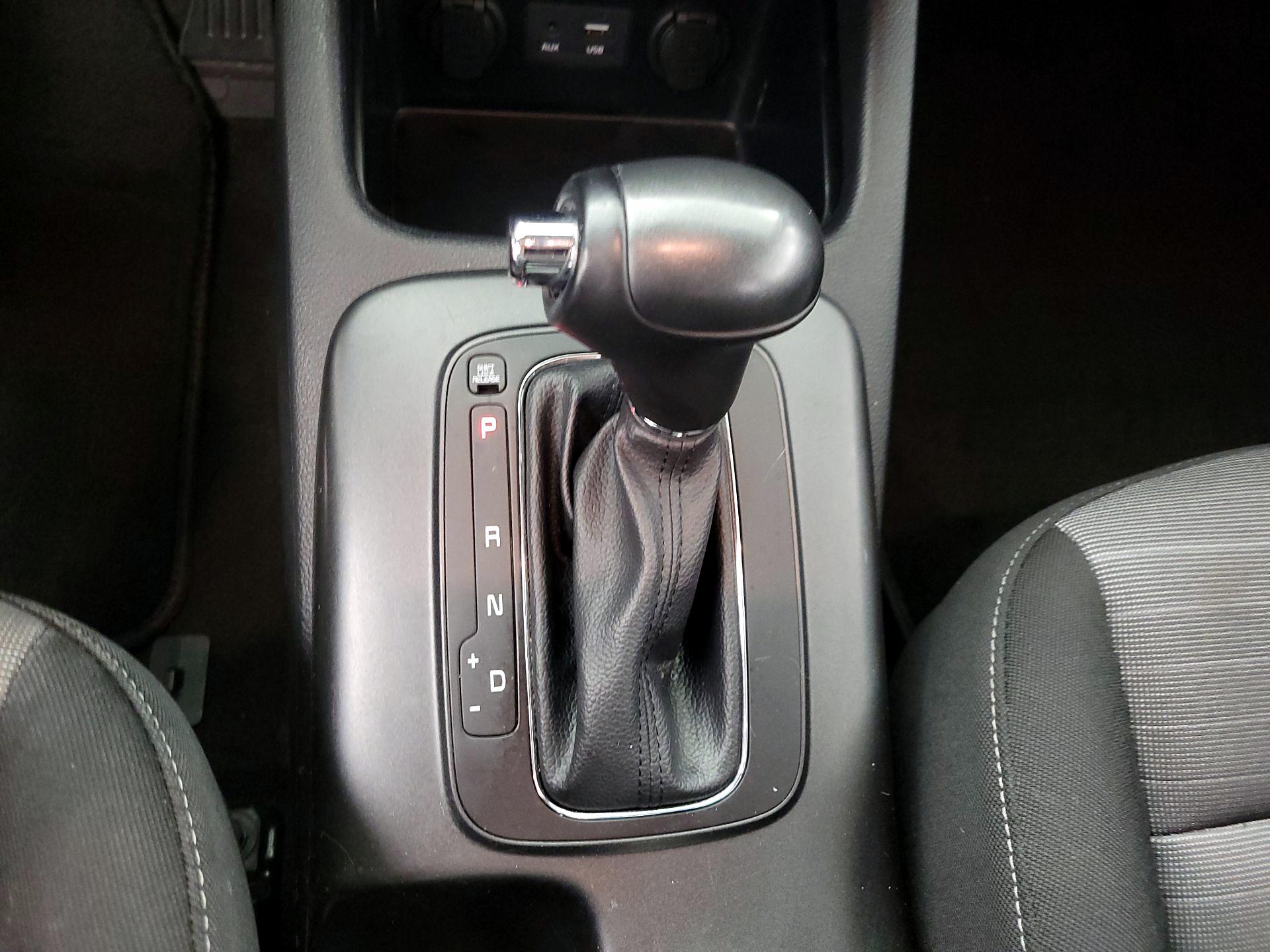 Thumbnail: 2016 Kia Forte - 17