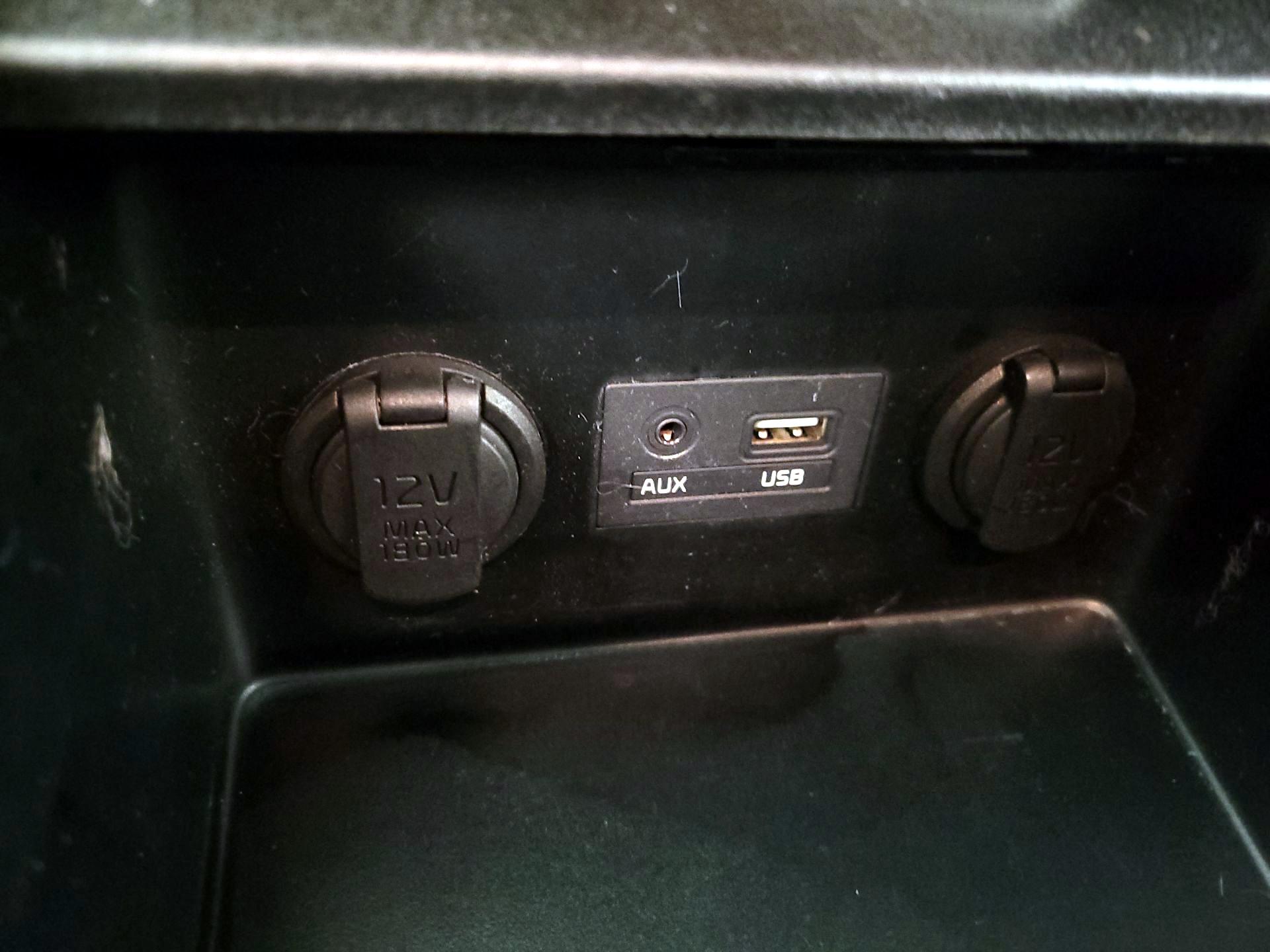 Thumbnail: 2016 Kia Forte - 18