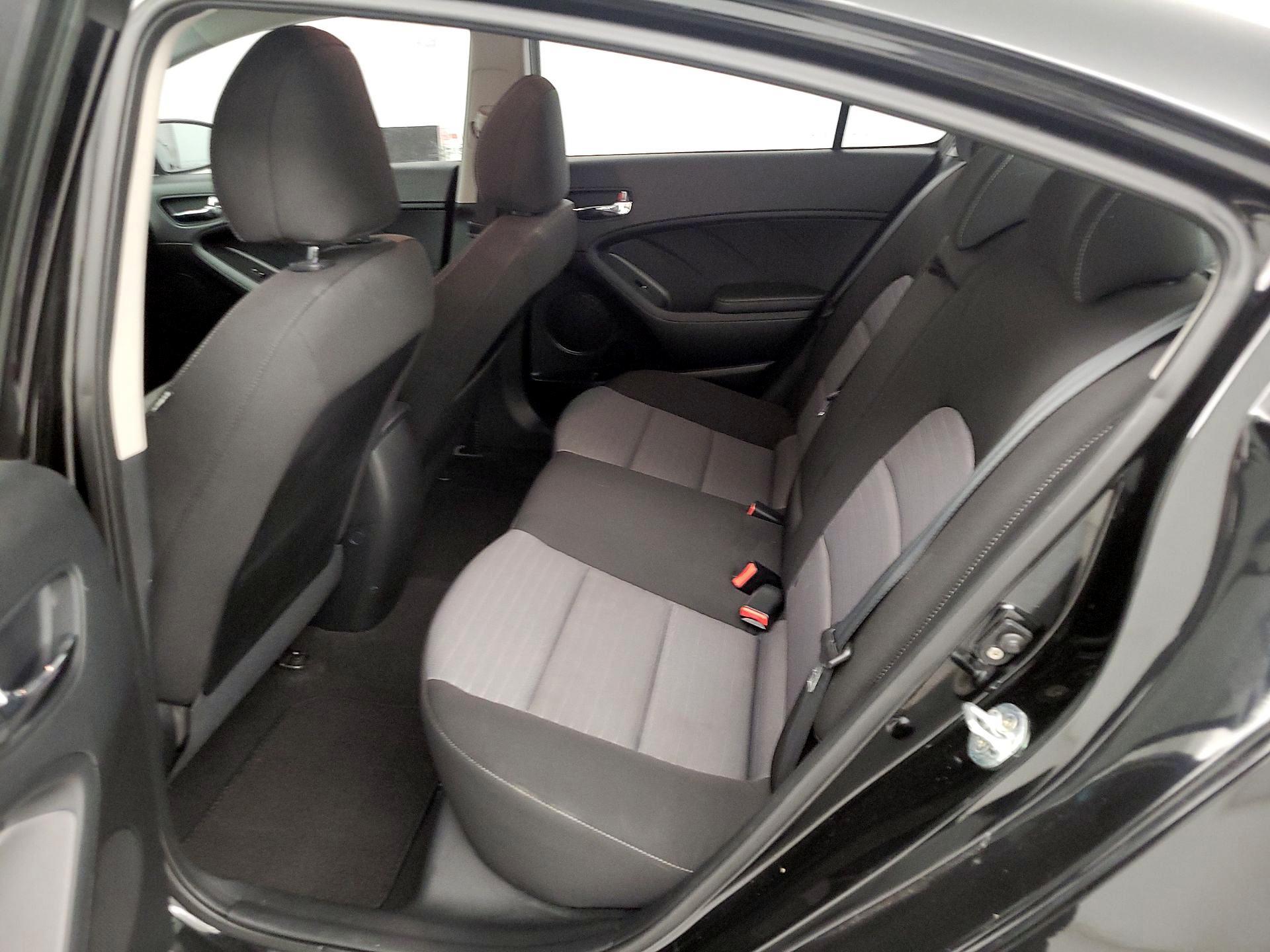 Thumbnail: 2016 Kia Forte - 19