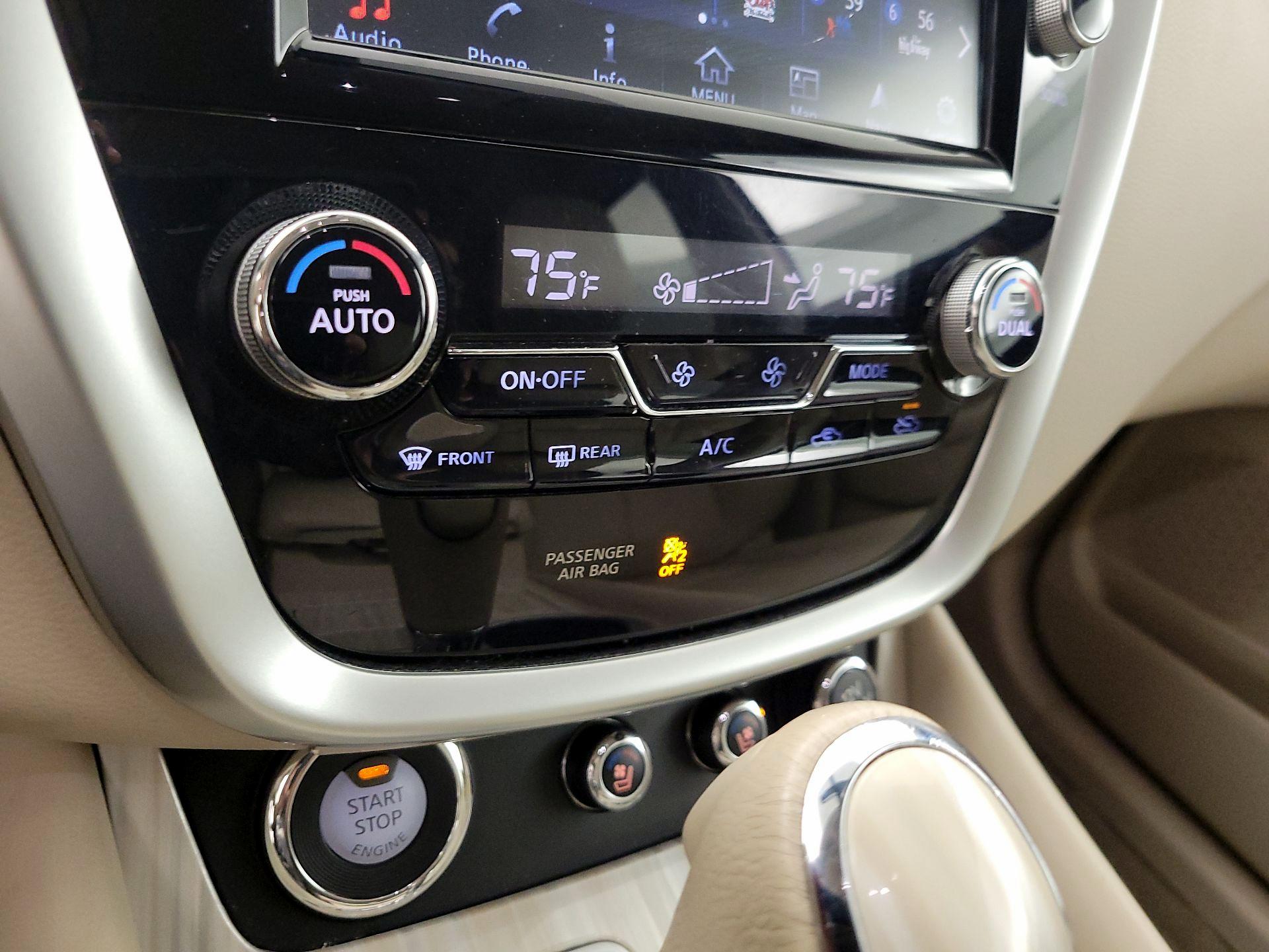 Thumbnail: 2015 Nissan Murano - 17