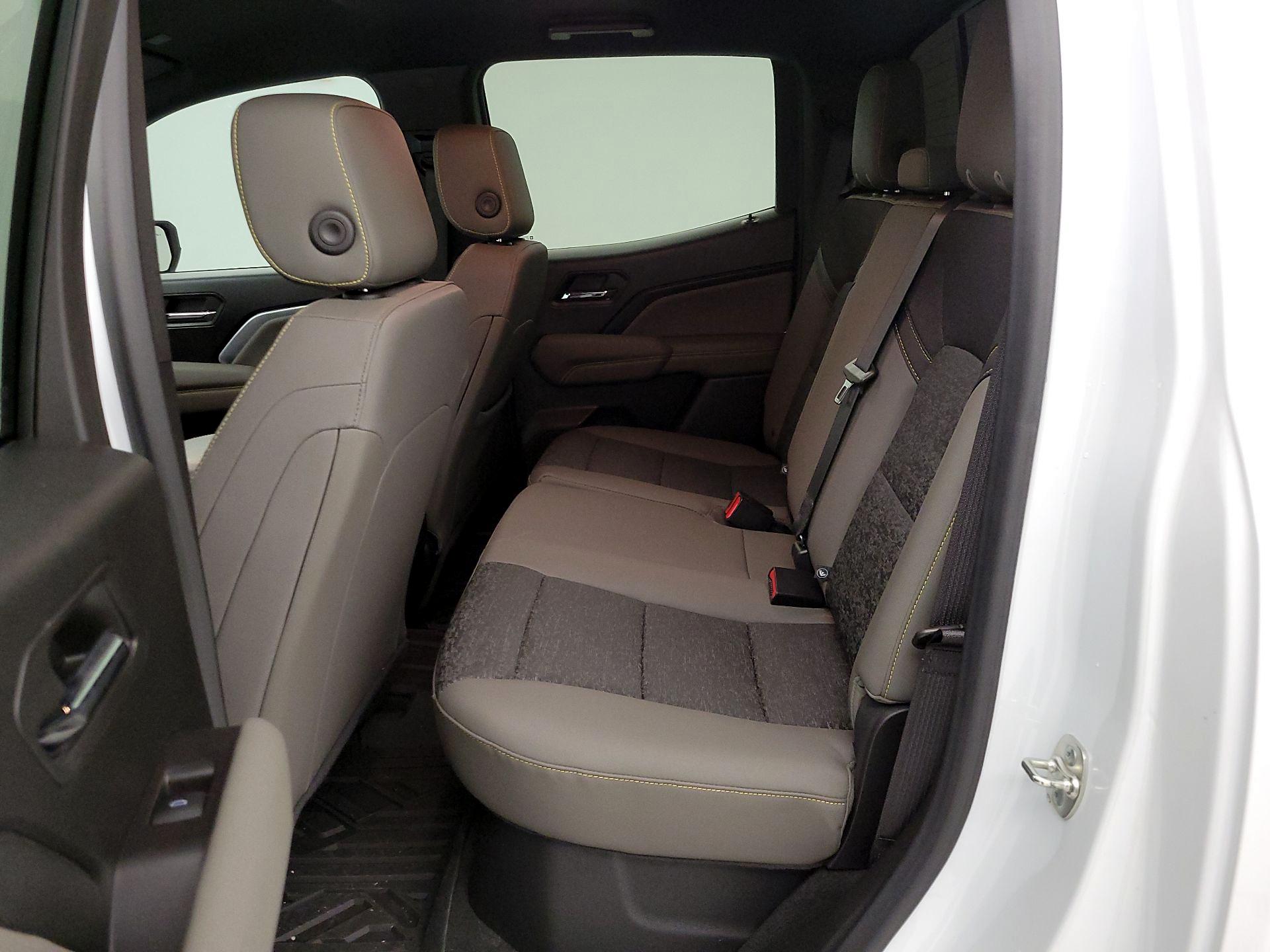 Thumbnail: 2024 Chevrolet Colorado - 20