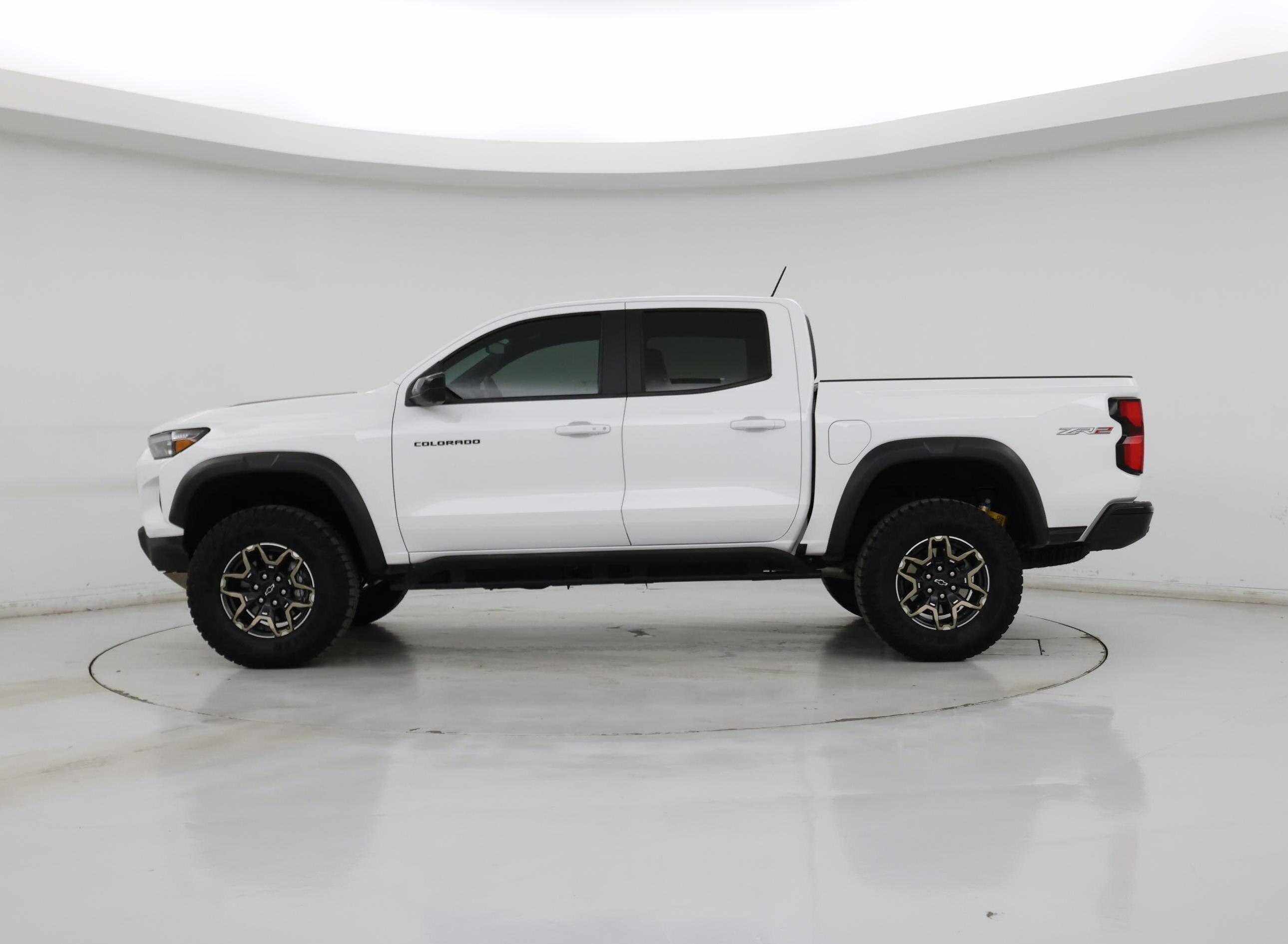 Thumbnail: 2024 Chevrolet Colorado - 3