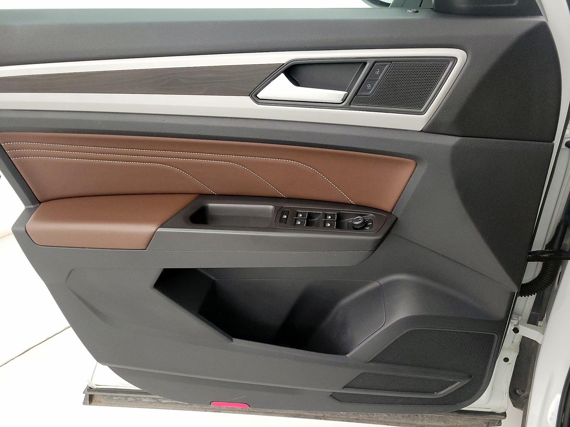 Thumbnail: 2022 Volkswagen Atlas - 12