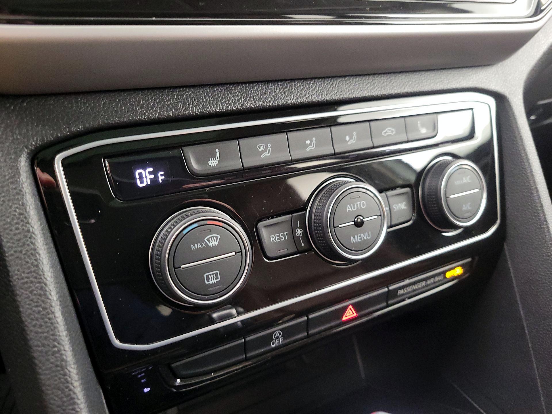 Thumbnail: 2022 Volkswagen Atlas - 16