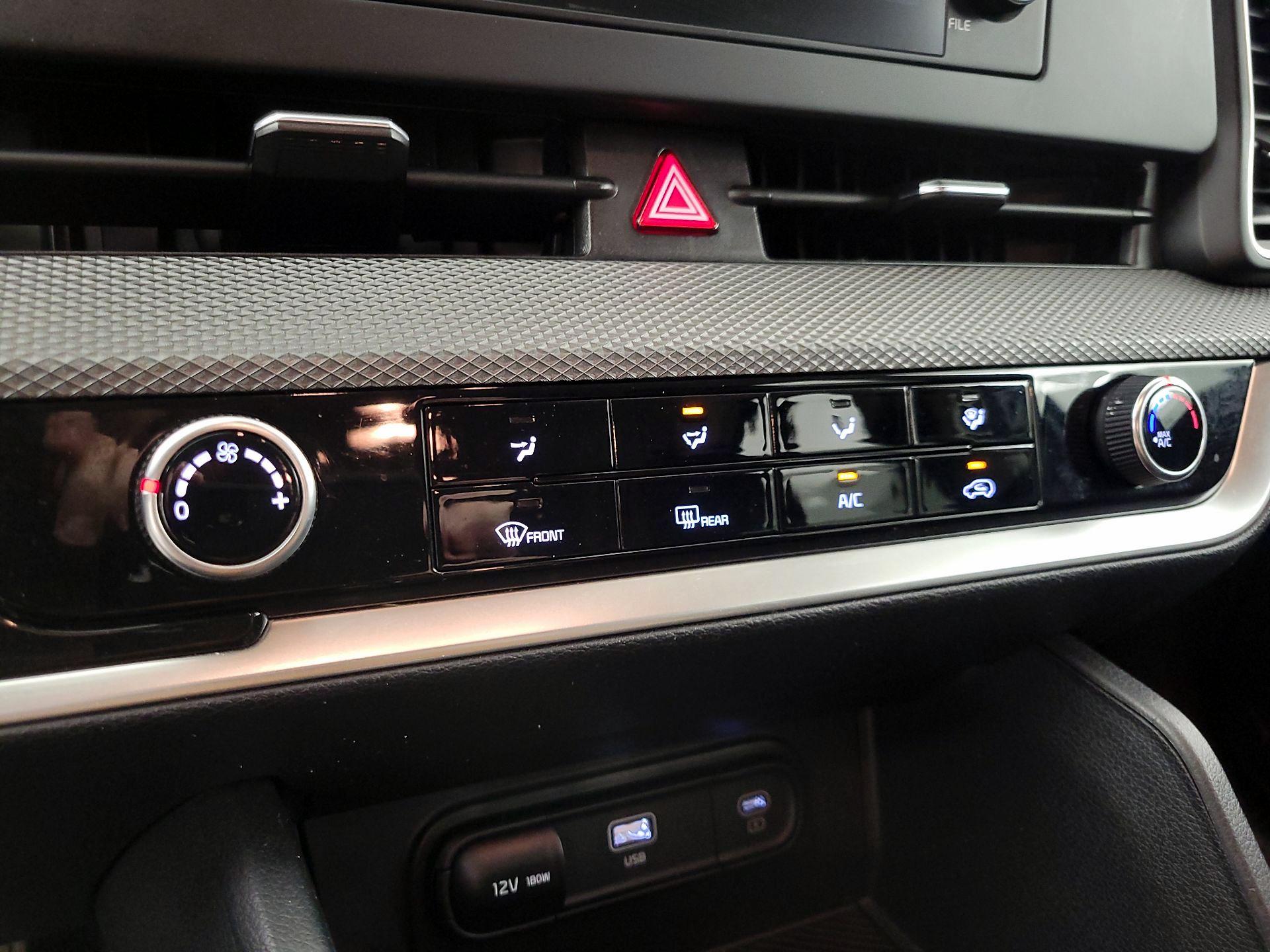 Thumbnail: 2023 Kia Sportage - 16