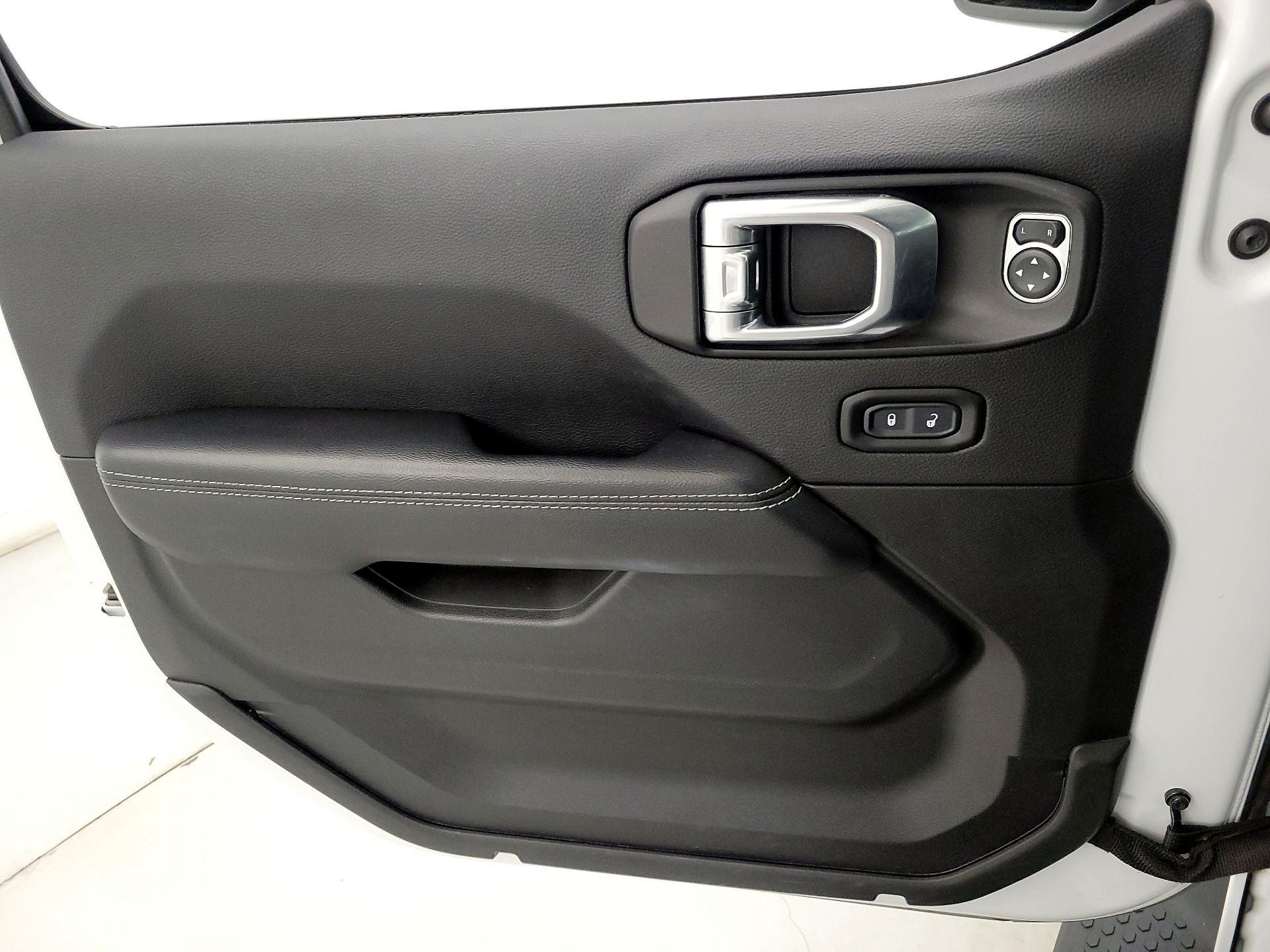 Thumbnail: 2022 Jeep Wrangler - 12