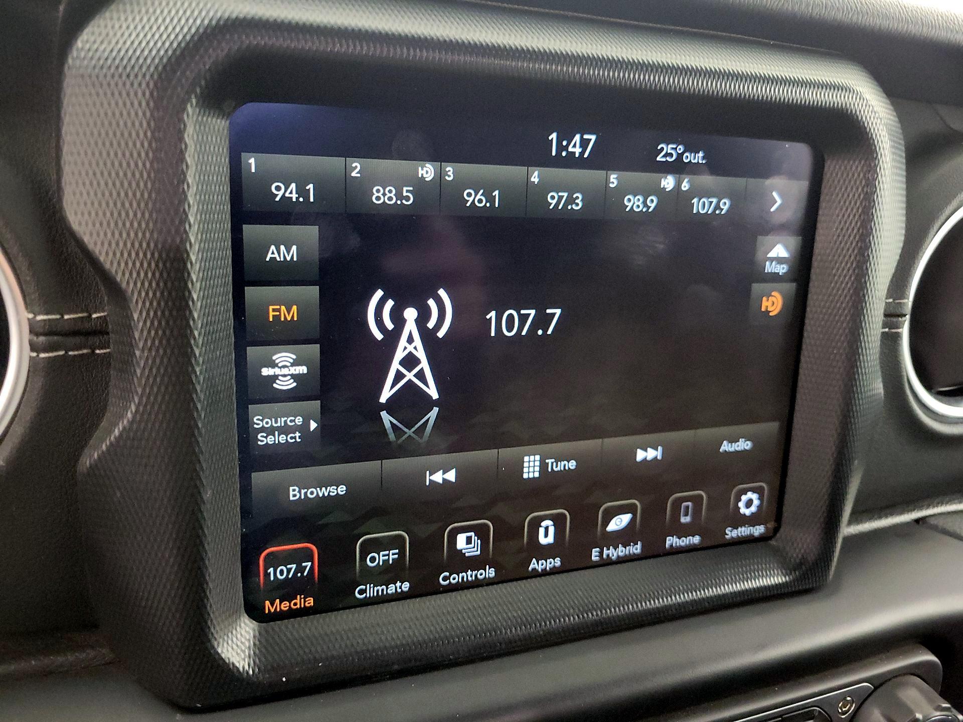 Thumbnail: 2022 Jeep Wrangler - 15