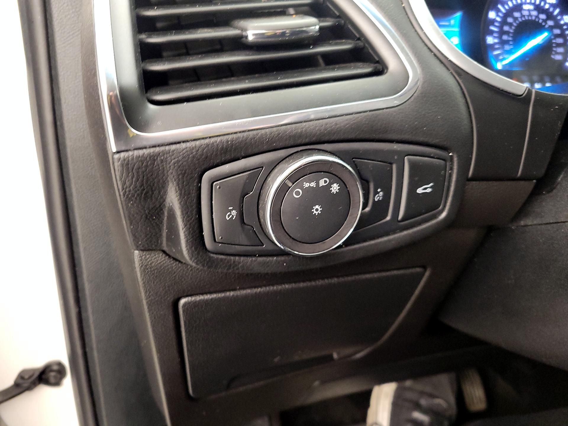 Thumbnail: 2018 Ford Edge - 13