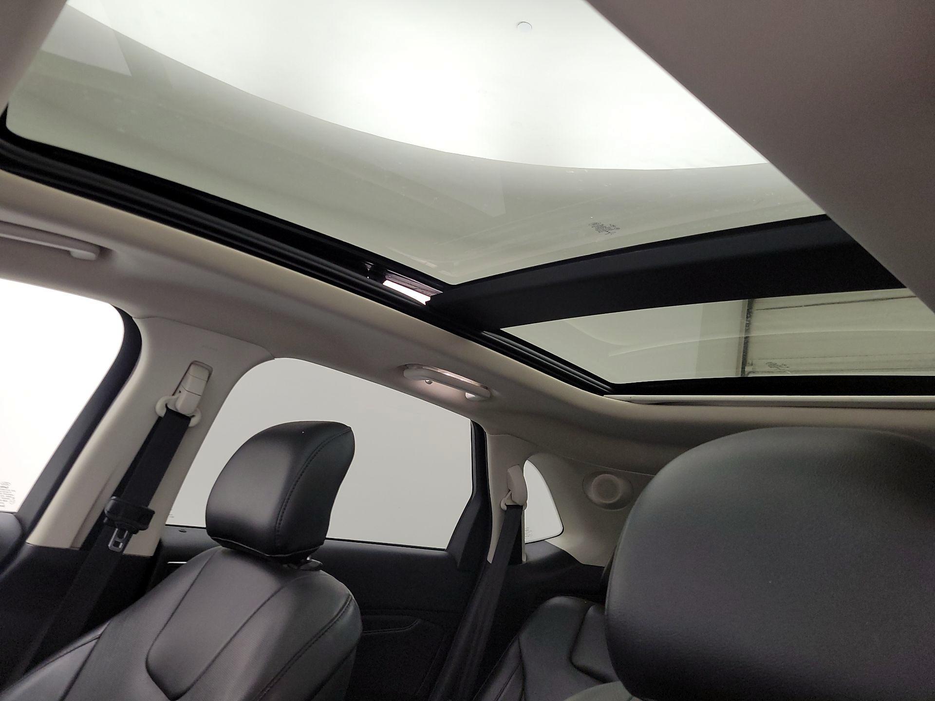 Thumbnail: 2018 Ford Edge - 20