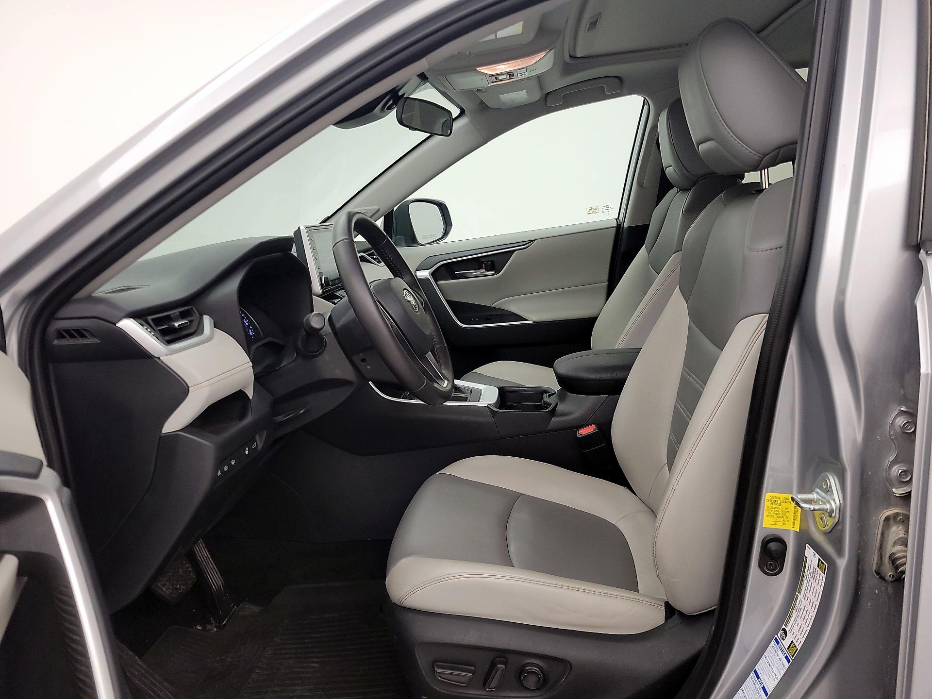 Thumbnail: 2021 Toyota RAV4 - 11