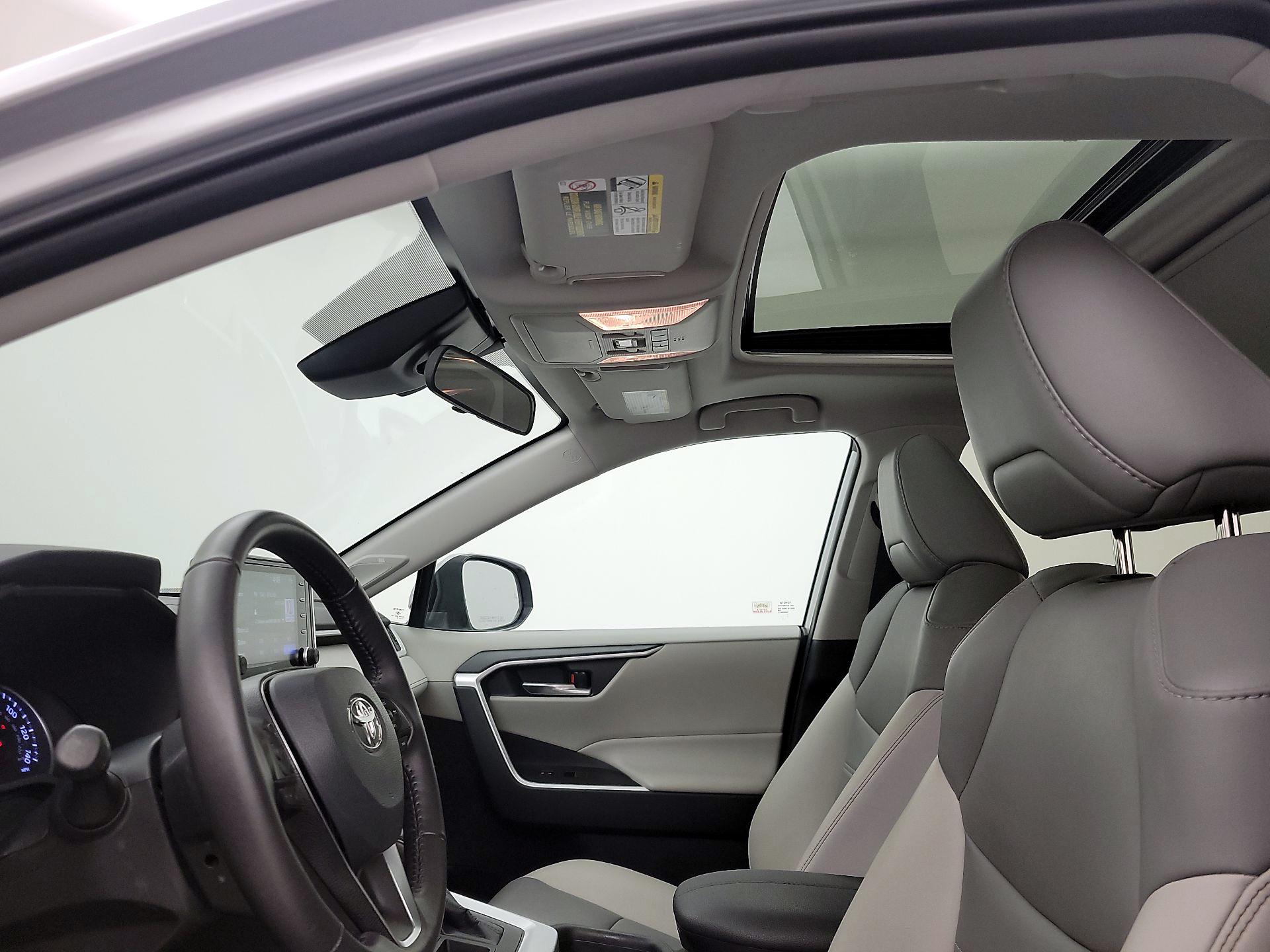 Thumbnail: 2021 Toyota RAV4 - 19