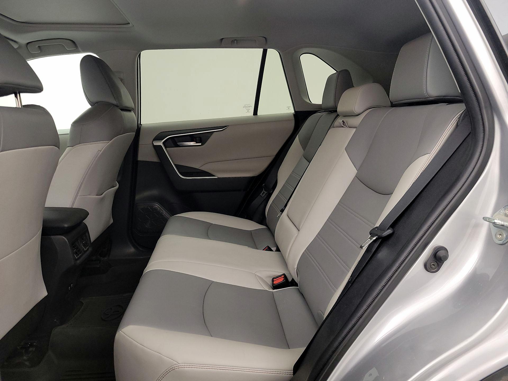 Thumbnail: 2021 Toyota RAV4 - 20