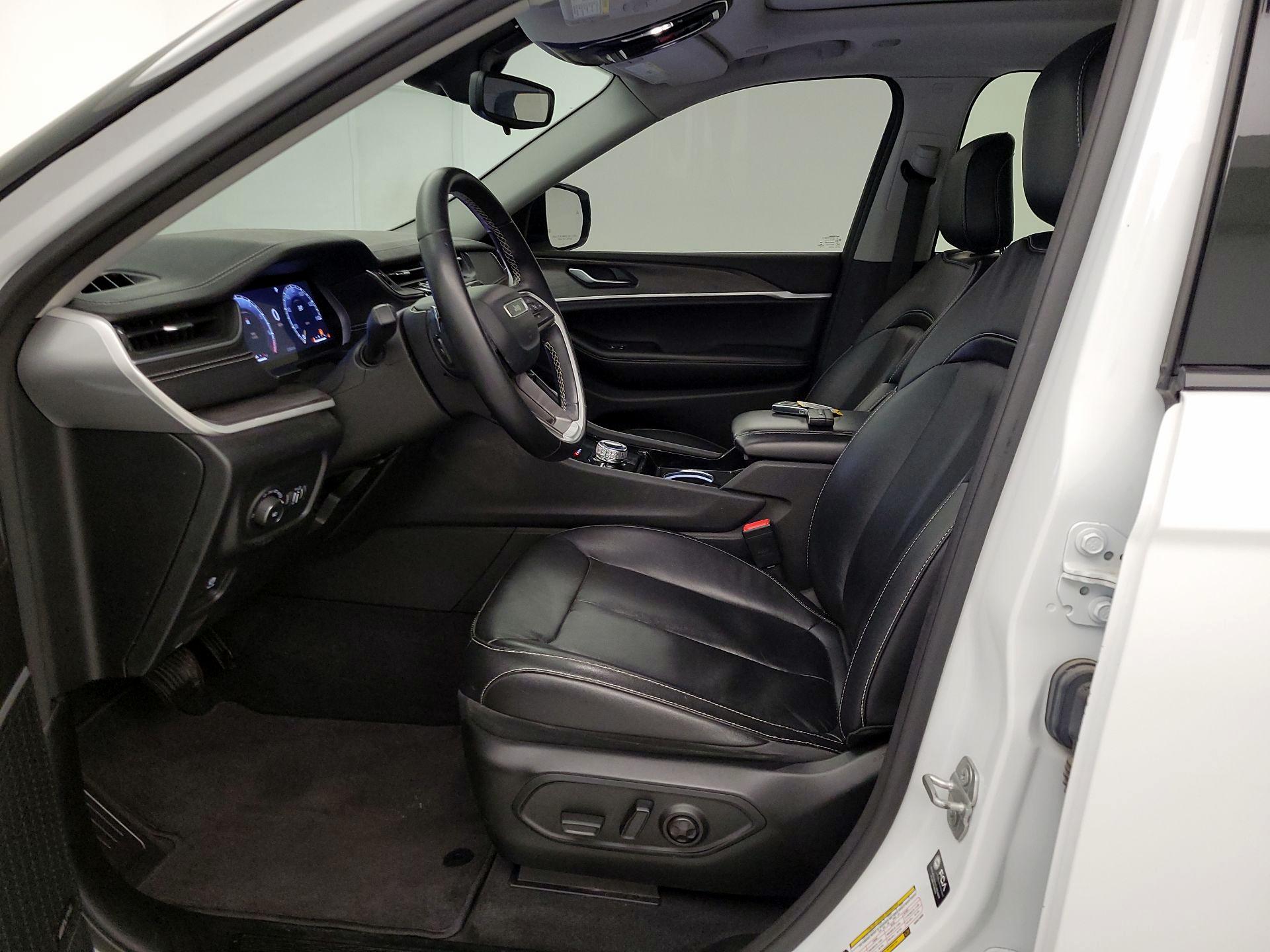 Thumbnail: 2022 Jeep Grand Cherokee - 11