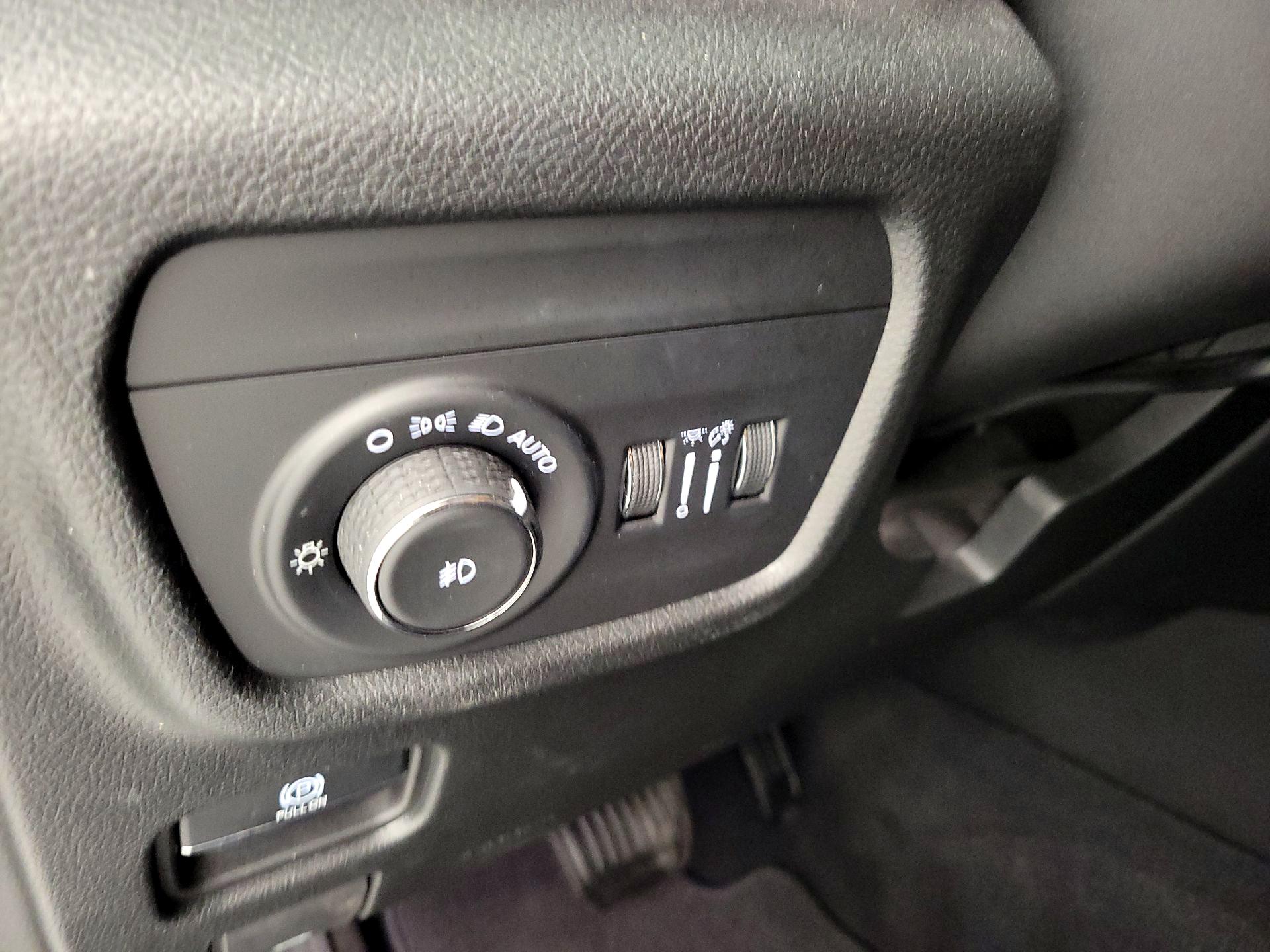 Thumbnail: 2022 Jeep Grand Cherokee - 13