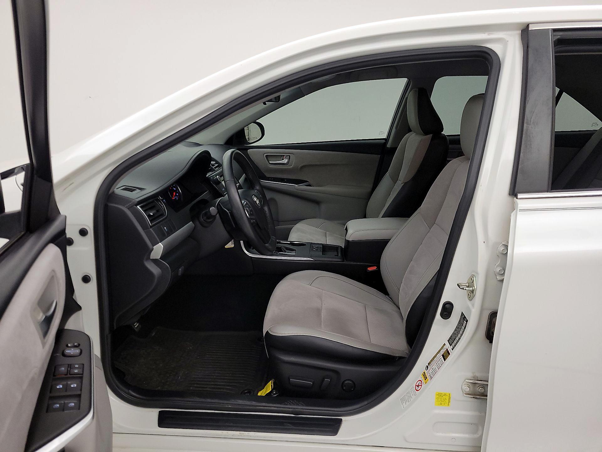 Thumbnail: 2015 Toyota Camry - 9