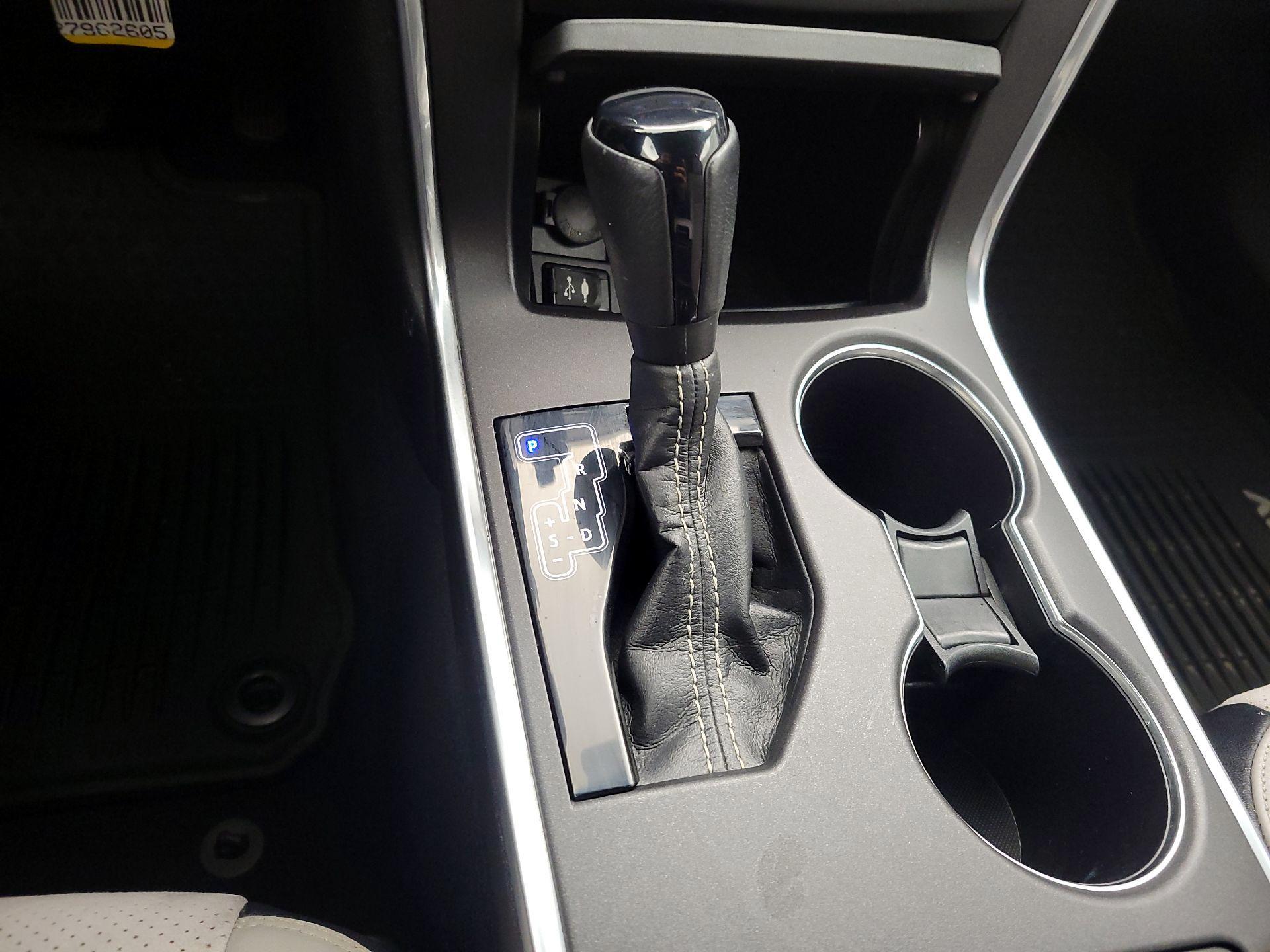 Thumbnail: 2015 Toyota Camry - 15