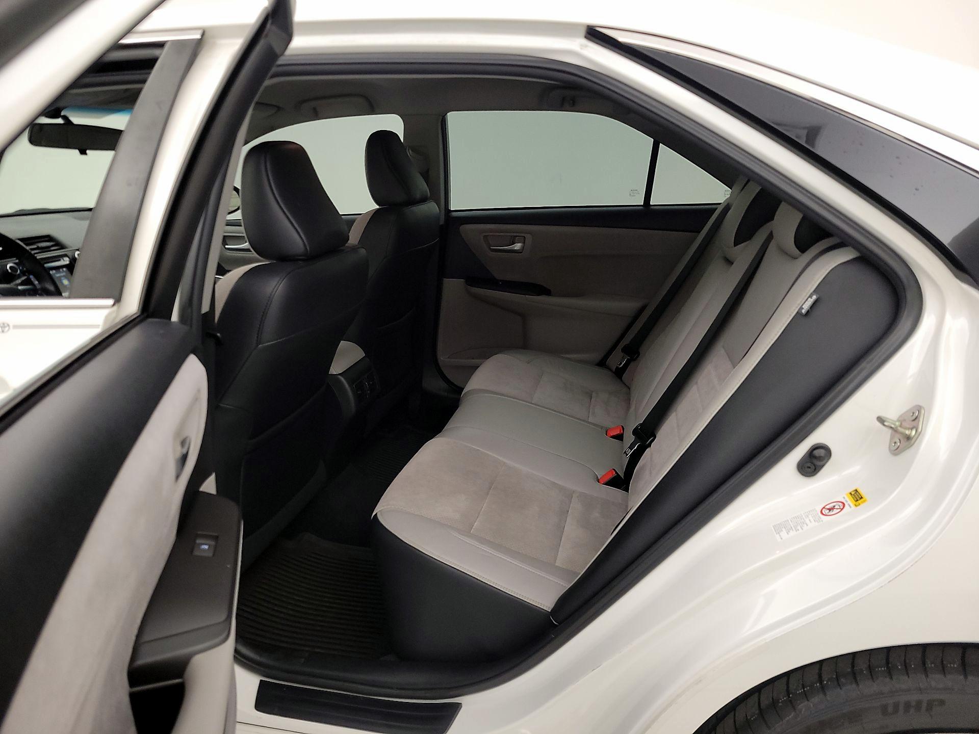 Thumbnail: 2015 Toyota Camry - 17