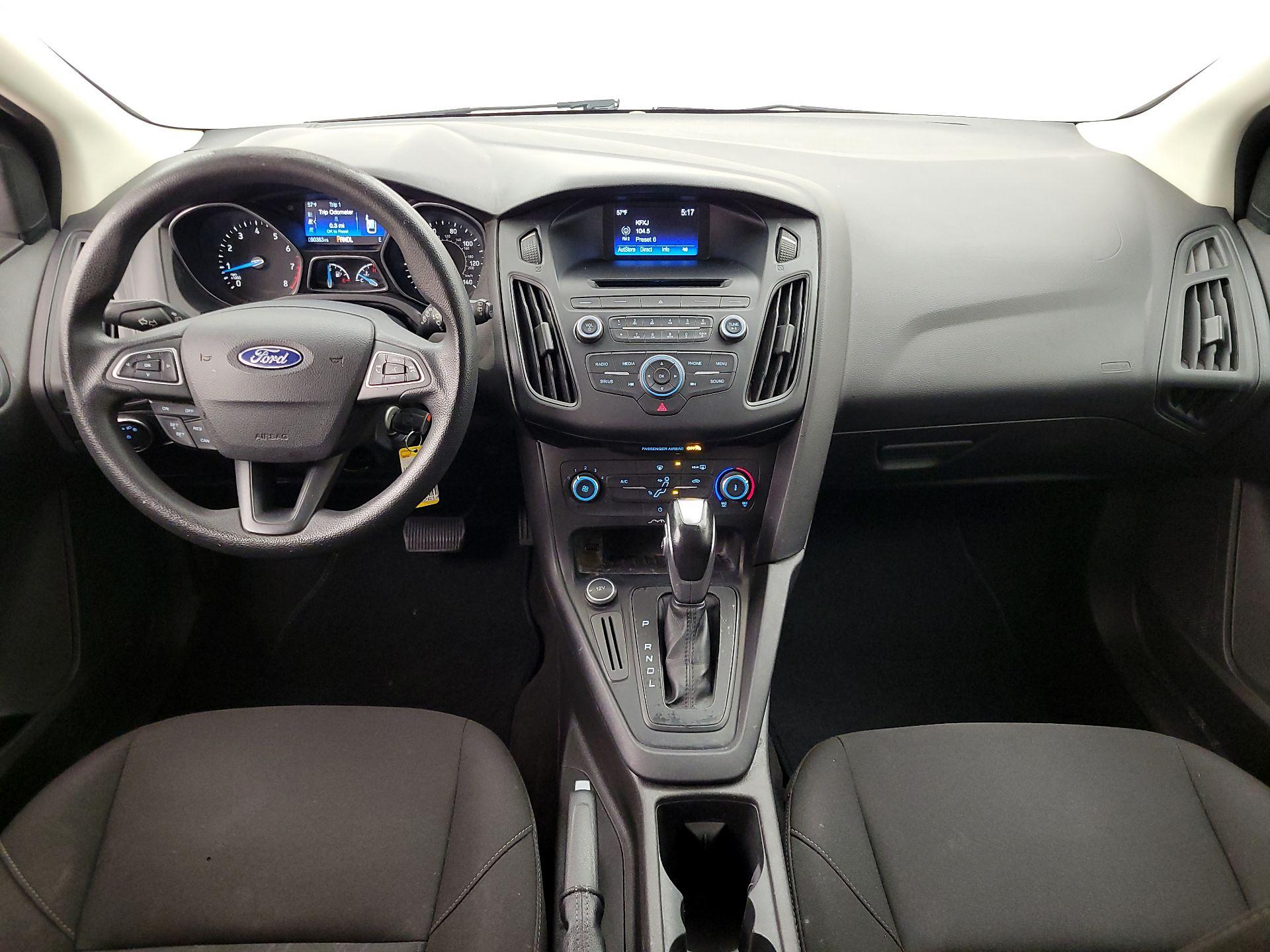 Thumbnail: 2016 Ford Focus - 9