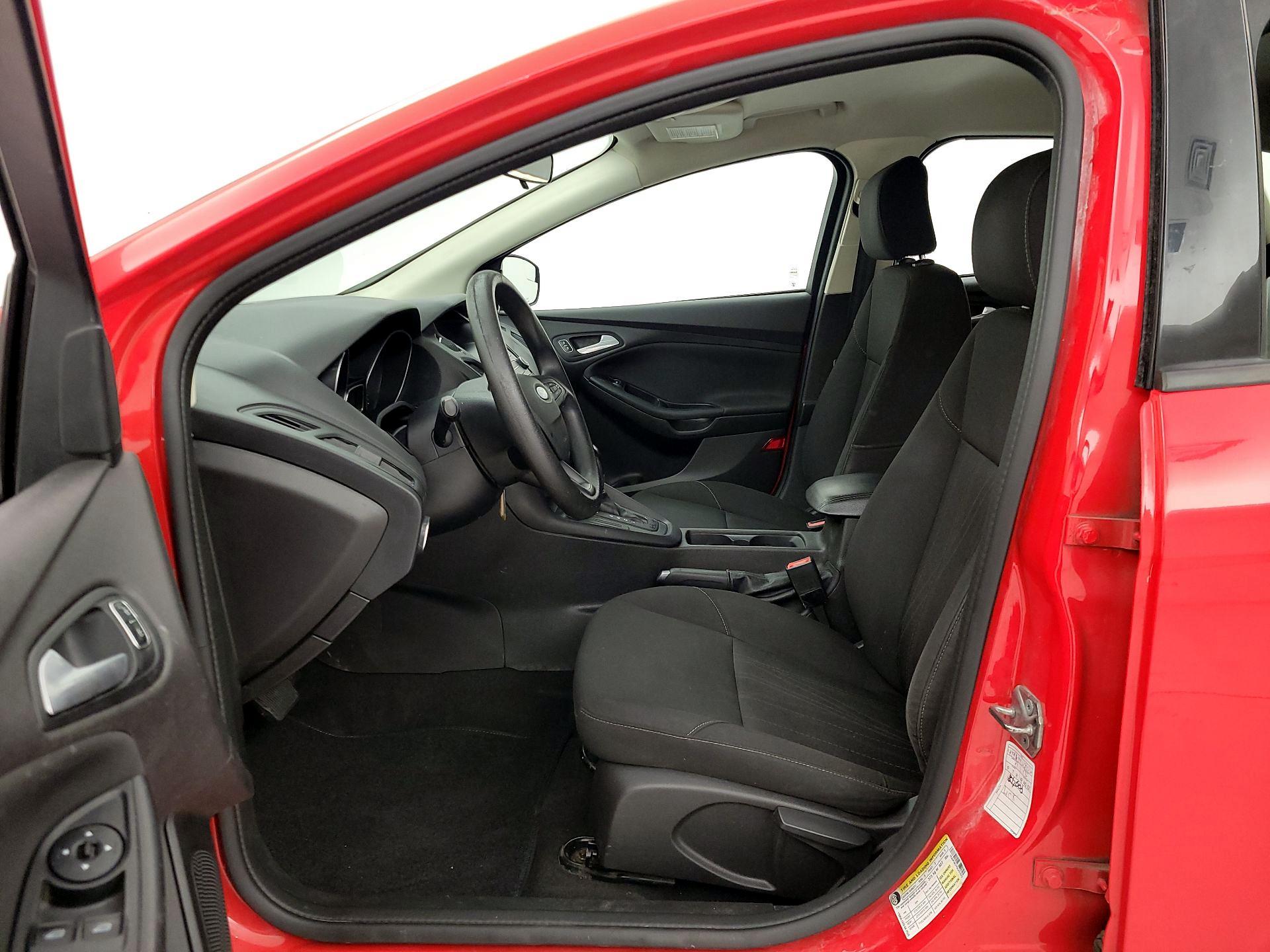 Thumbnail: 2016 Ford Focus - 11