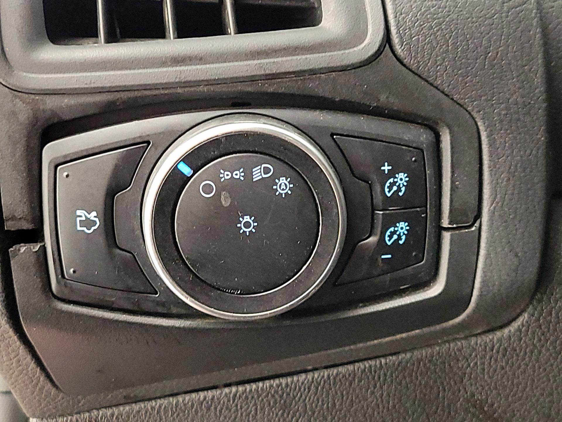 Thumbnail: 2016 Ford Focus - 13