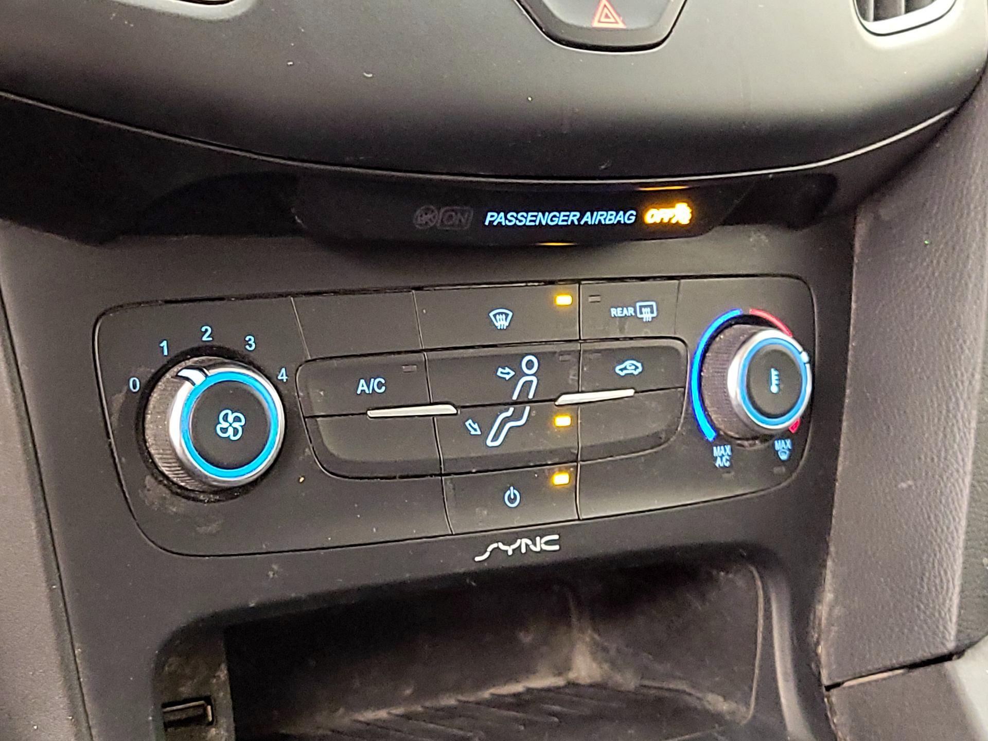 Thumbnail: 2016 Ford Focus - 16