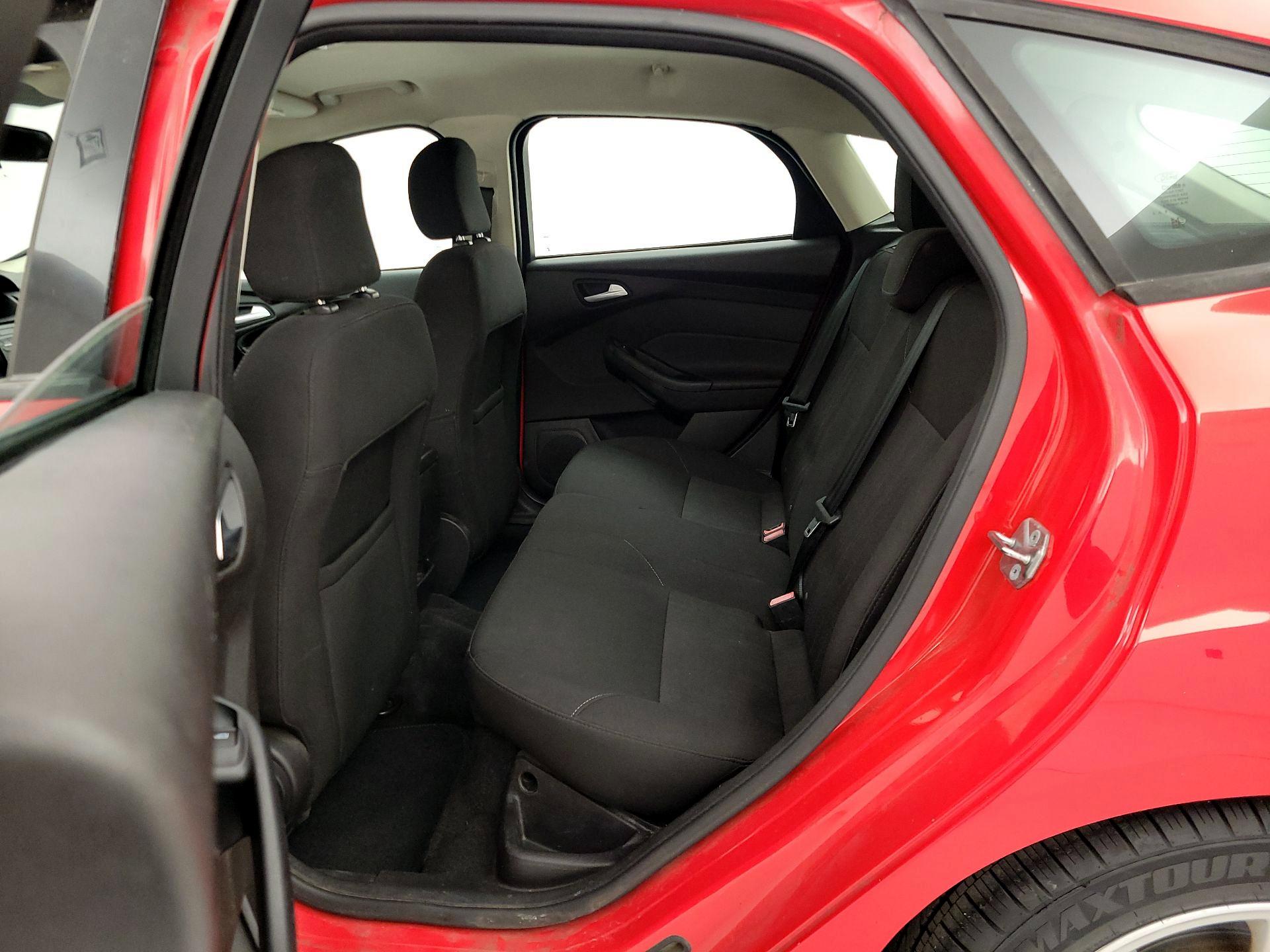 Thumbnail: 2016 Ford Focus - 19