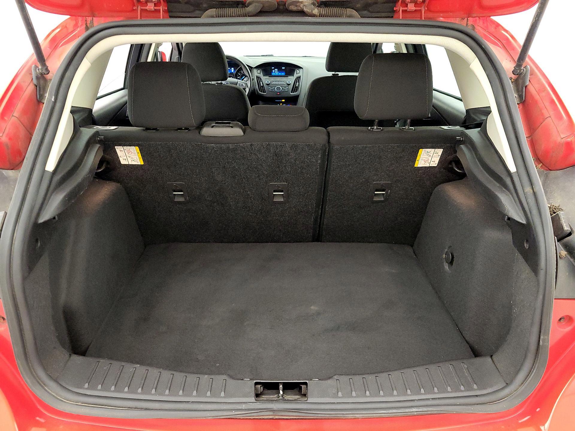 Thumbnail: 2016 Ford Focus - 20