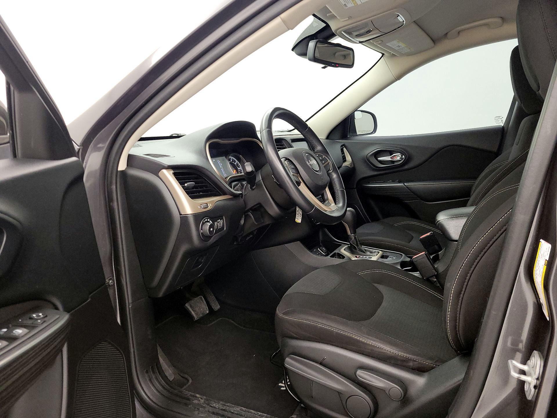 Thumbnail: 2015 Jeep Cherokee - 11