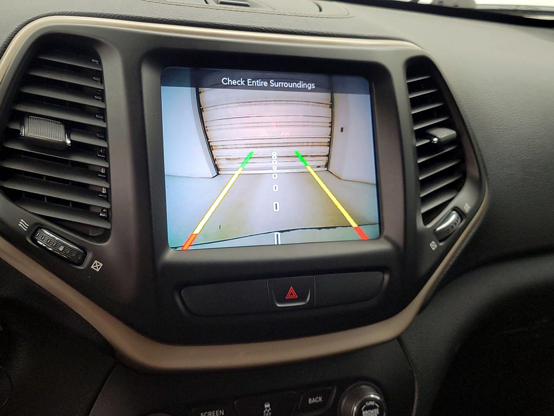 Thumbnail: 2015 Jeep Cherokee - 14