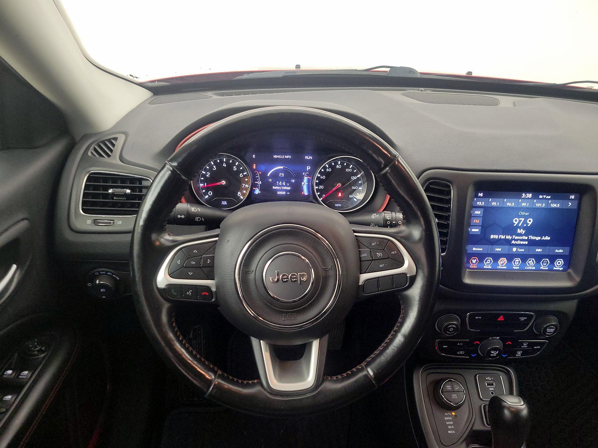 Thumbnail: 2020 Jeep Compass - 10