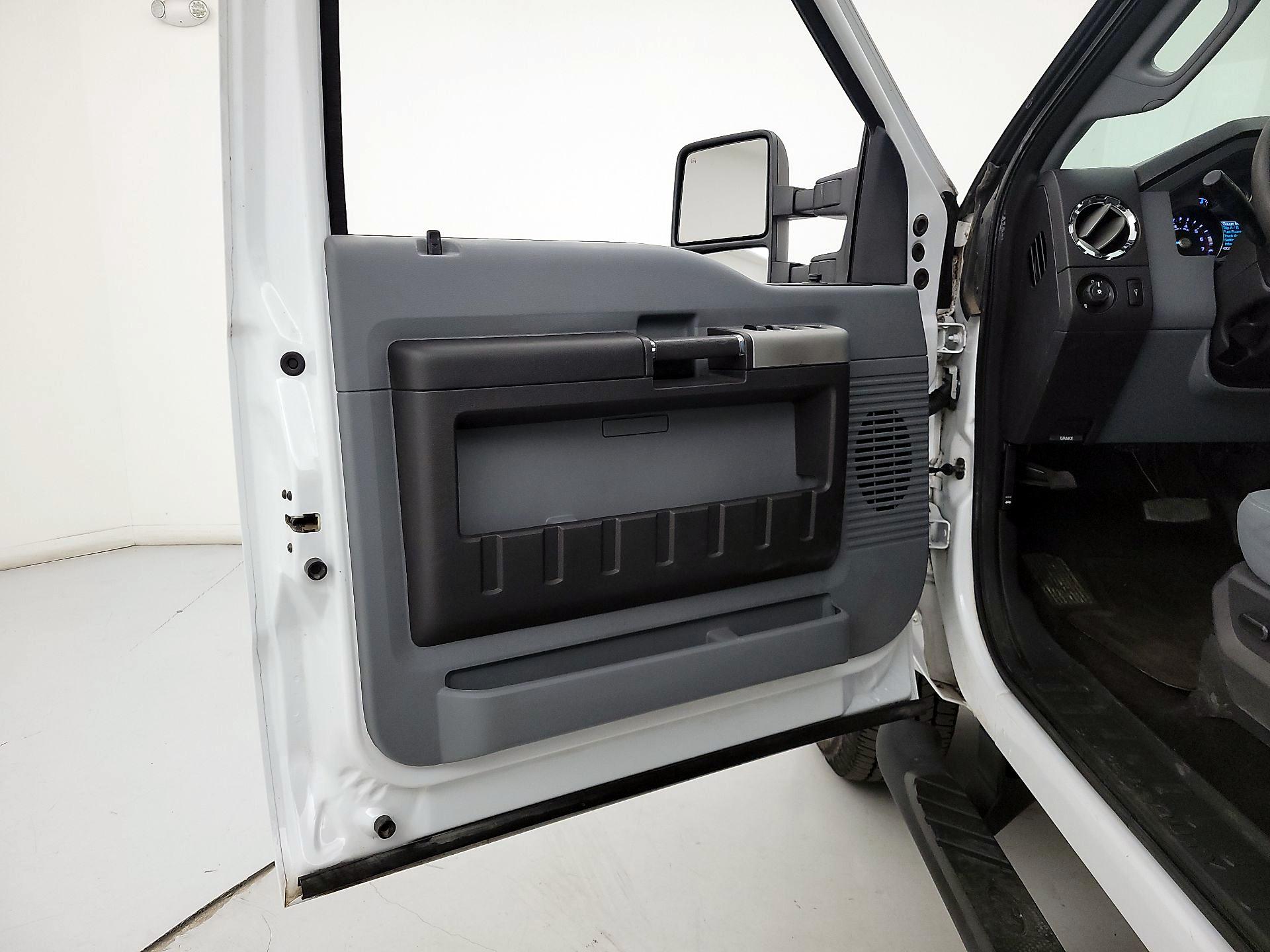 Thumbnail: 2015 Ford F-250 - 12