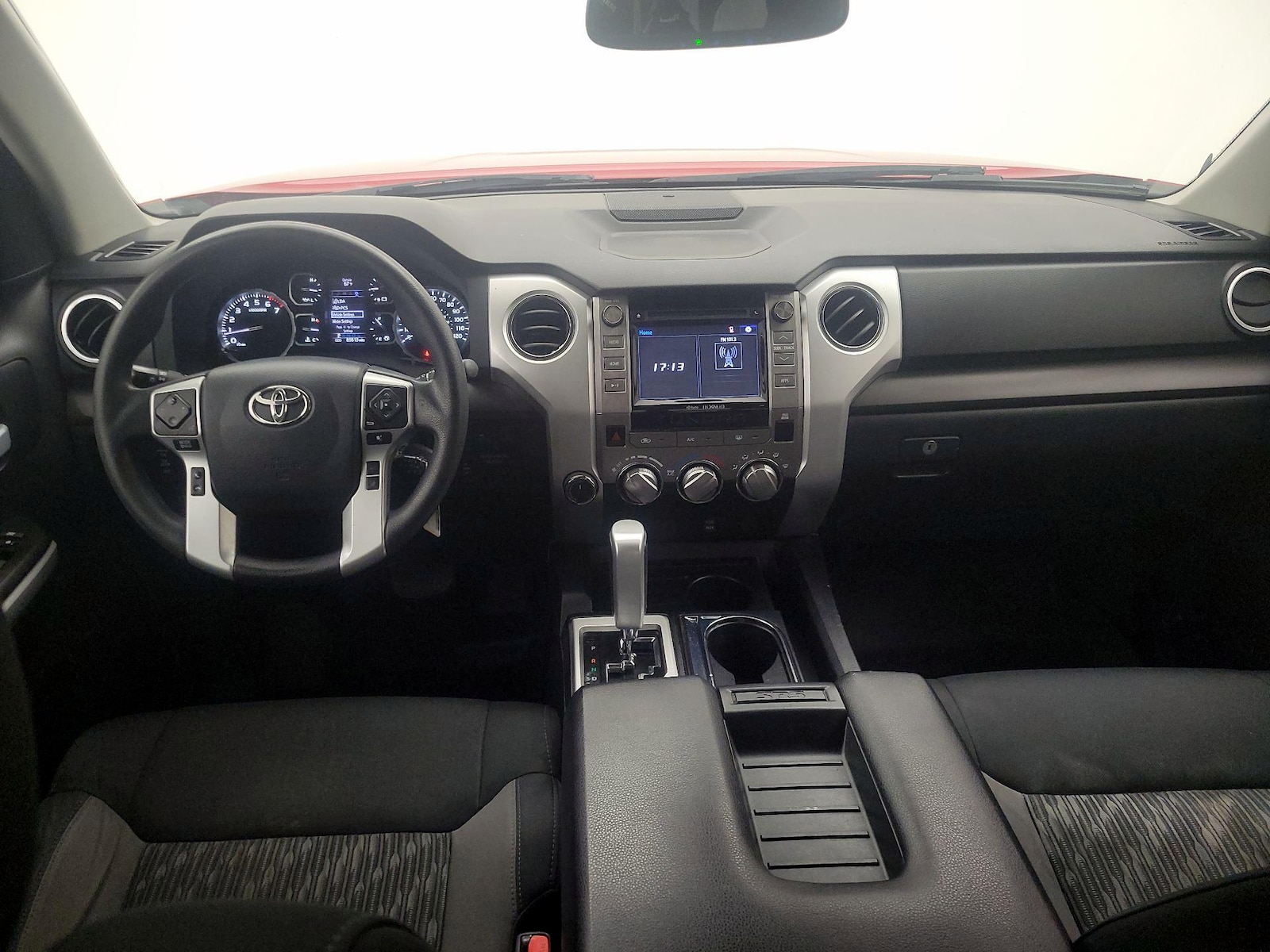 2019 Toyota Tundra SR5 - Photo 10